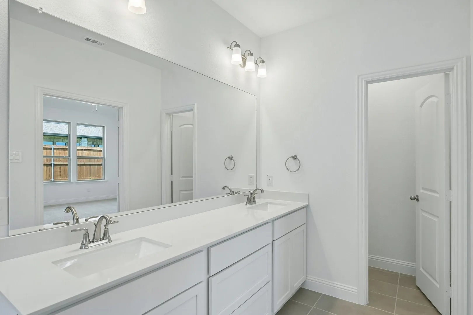 35-web-or-mls-Liberty Crossing Ave-S3107-035