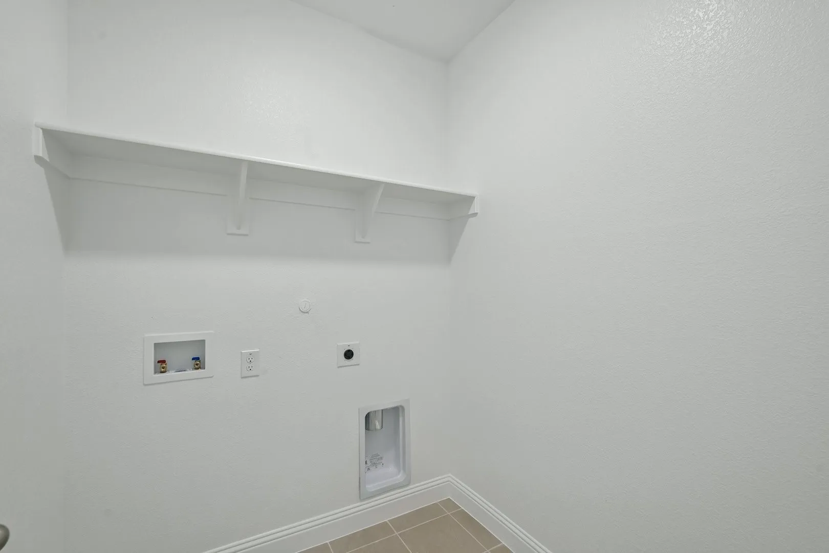 27-web-or-mls-Liberty Crossing Ave-S3107-027