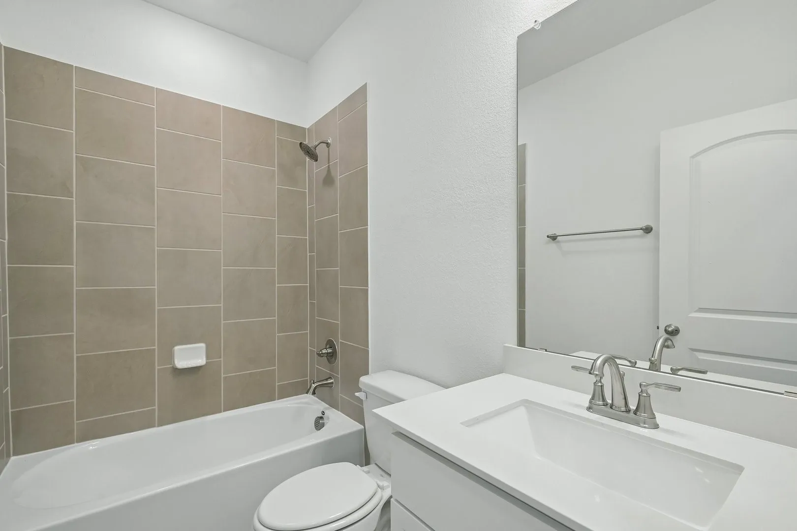 23-web-or-mls-Liberty Crossing Ave-S3107-023