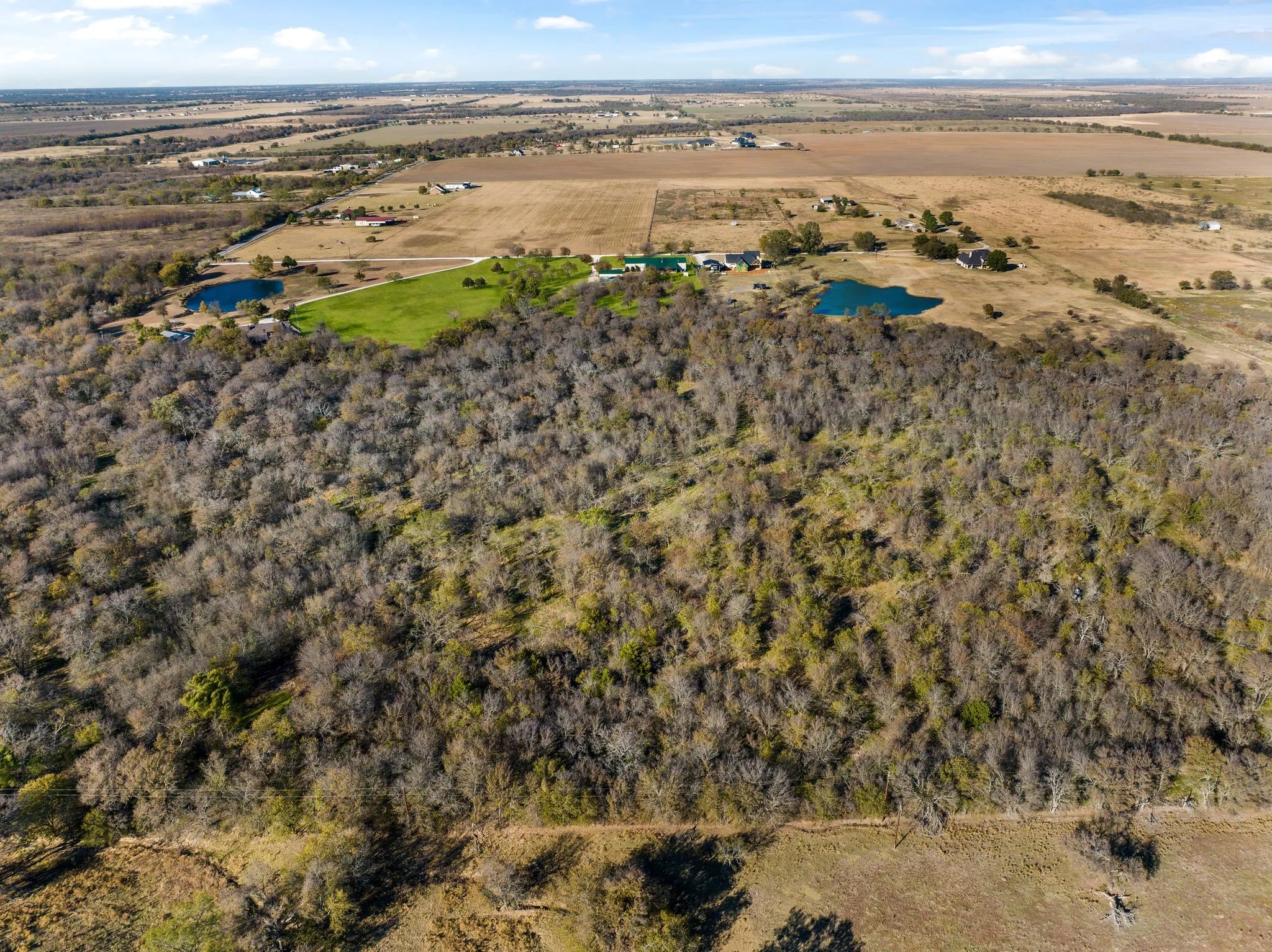 Single Family Residence For Sale in Grayson County , 650 Scoggins Road, Tioga, Texas 76271, 4 Bedroom, 3 Bathroom, 3 Garage spaces, 2,400 Sqft, built in 2016, Preowned, Price $1,299,000, mls#21203886, Real Estate Agent in Tioga, Homes For Sale in Grayson county, Homes For Sale in Tioga, Realtor in Tioga Texas, Real Estate Brokerage Independent Realty Texas, Luminita Cordes Realtor