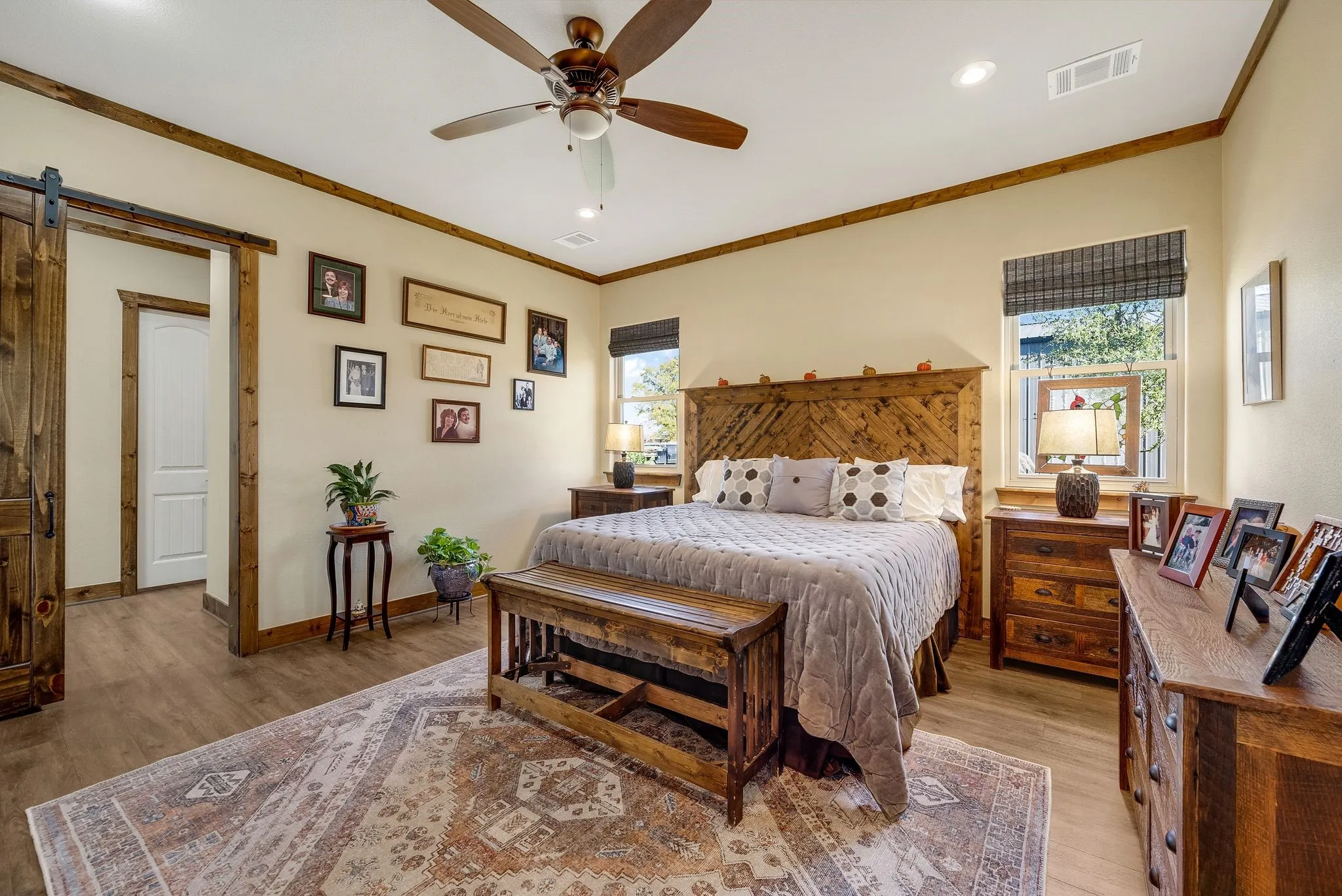 Single Family Residence For Sale in Grayson County , 650 Scoggins Road, Tioga, Texas 76271, 4 Bedroom, 3 Bathroom, 3 Garage spaces, 2,400 Sqft, built in 2016, Preowned, Price $1,299,000, mls#21203886, Real Estate Agent in Tioga, Homes For Sale in Grayson county, Homes For Sale in Tioga, Realtor in Tioga Texas, Real Estate Brokerage Independent Realty Texas, Luminita Cordes Realtor