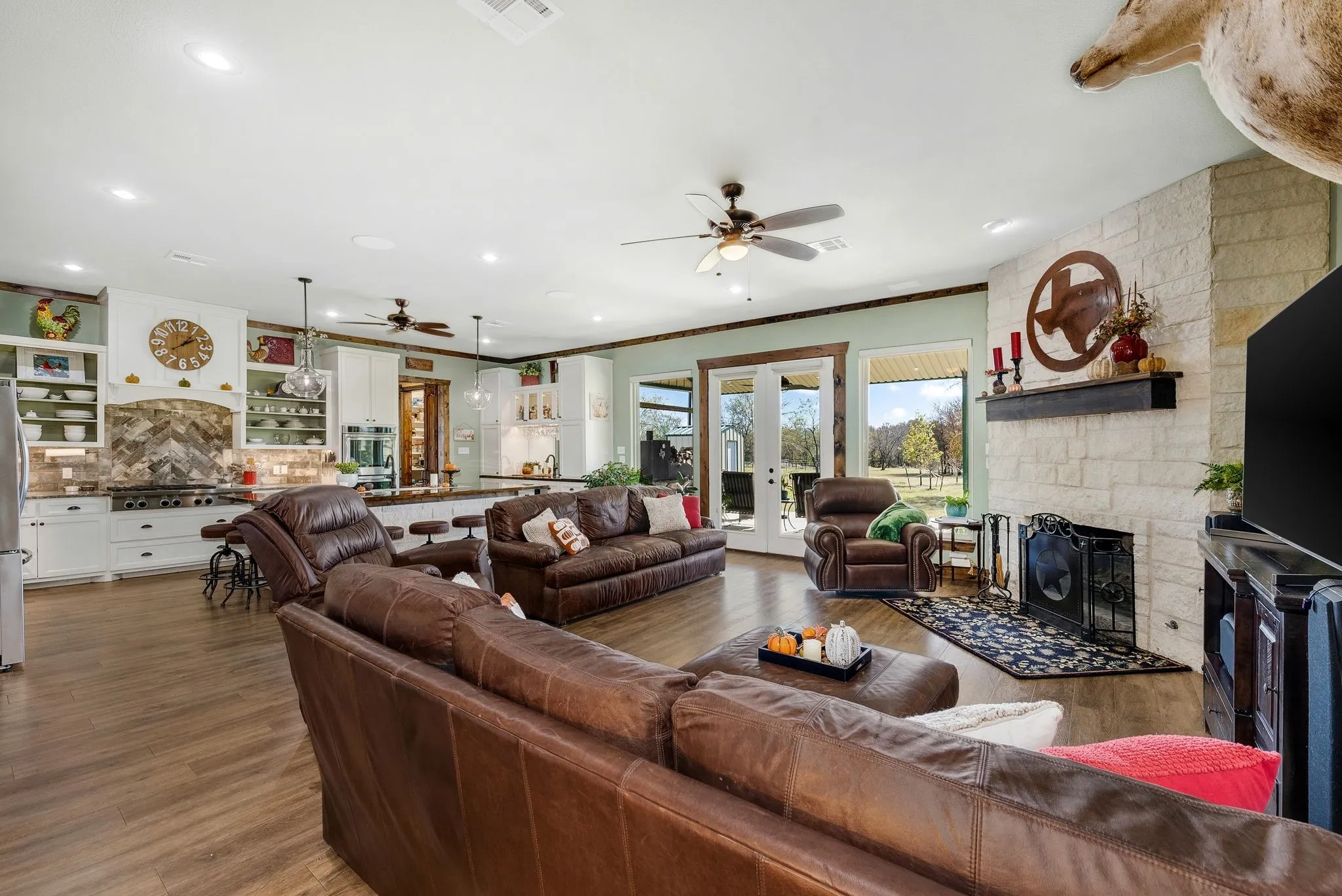 Single Family Residence For Sale in Grayson County , 650 Scoggins Road, Tioga, Texas 76271, 4 Bedroom, 3 Bathroom, 3 Garage spaces, 2,400 Sqft, built in 2016, Preowned, Price $1,299,000, mls#21203886, Real Estate Agent in Tioga, Homes For Sale in Grayson county, Homes For Sale in Tioga, Realtor in Tioga Texas, Real Estate Brokerage Independent Realty Texas, Luminita Cordes Realtor