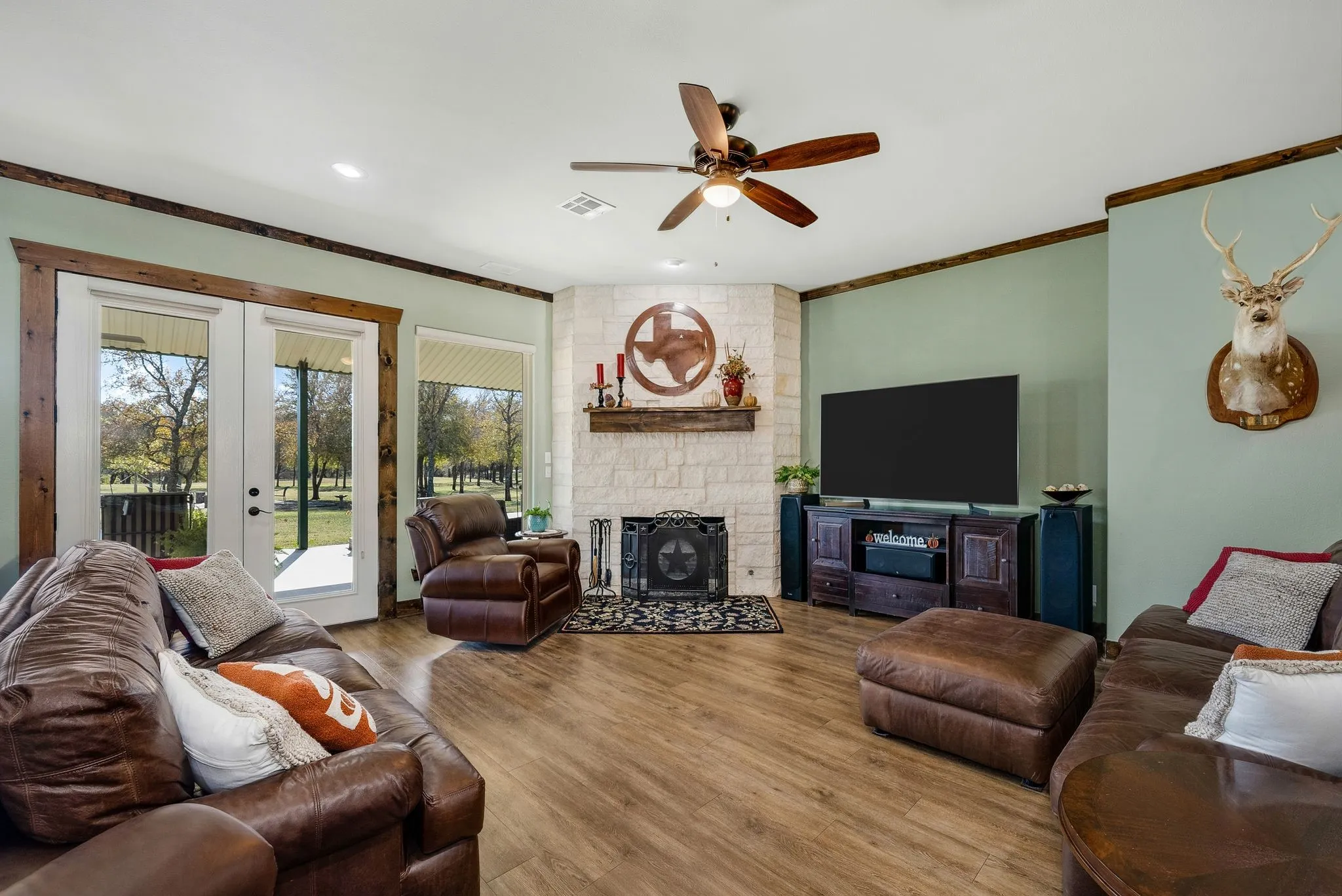 Single Family Residence For Sale in Grayson County , 650 Scoggins Road, Tioga, Texas 76271, 4 Bedroom, 3 Bathroom, 3 Garage spaces, 2,400 Sqft, built in 2016, Preowned, Price $1,299,000, mls#21203886, Real Estate Agent in Tioga, Homes For Sale in Grayson county, Homes For Sale in Tioga, Realtor in Tioga Texas, Real Estate Brokerage Independent Realty Texas, Luminita Cordes Realtor