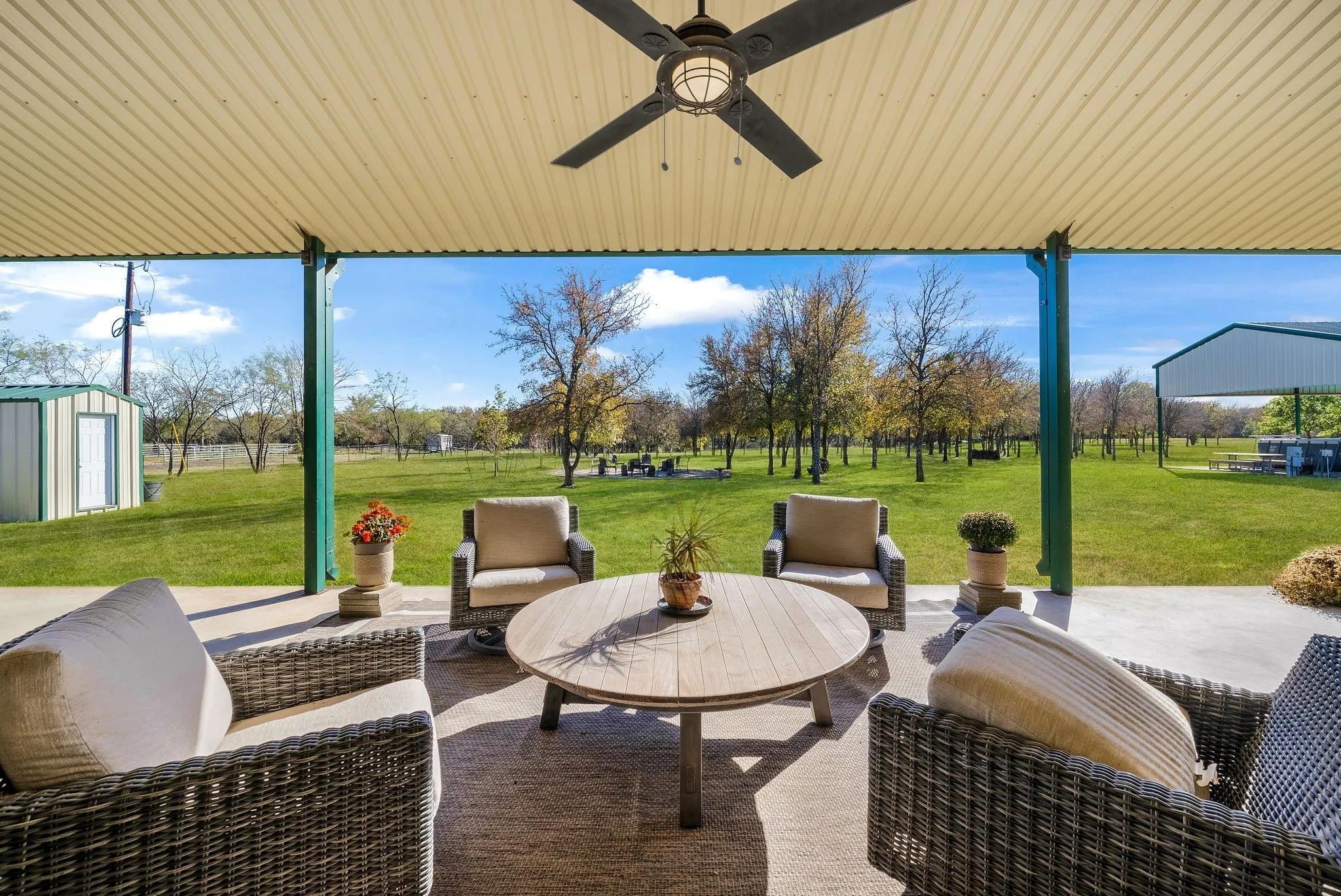 Single Family Residence For Sale in Grayson County , 650 Scoggins Road, Tioga, Texas 76271, 4 Bedroom, 3 Bathroom, 3 Garage spaces, 2,400 Sqft, built in 2016, Preowned, Price $1,299,000, mls#21203886, Real Estate Agent in Tioga, Homes For Sale in Grayson county, Homes For Sale in Tioga, Realtor in Tioga Texas, Real Estate Brokerage Independent Realty Texas, Luminita Cordes Realtor