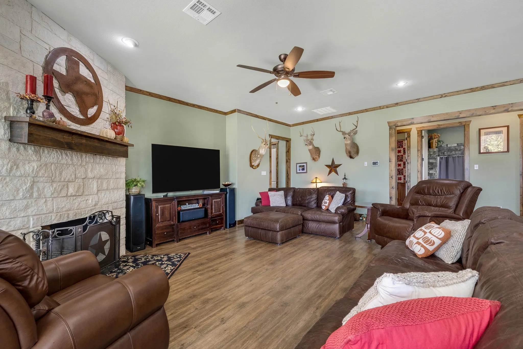 Single Family Residence For Sale in Grayson County , 650 Scoggins Road, Tioga, Texas 76271, 4 Bedroom, 3 Bathroom, 3 Garage spaces, 2,400 Sqft, built in 2016, Preowned, Price $1,299,000, mls#21203886, Real Estate Agent in Tioga, Homes For Sale in Grayson county, Homes For Sale in Tioga, Realtor in Tioga Texas, Real Estate Brokerage Independent Realty Texas, Luminita Cordes Realtor