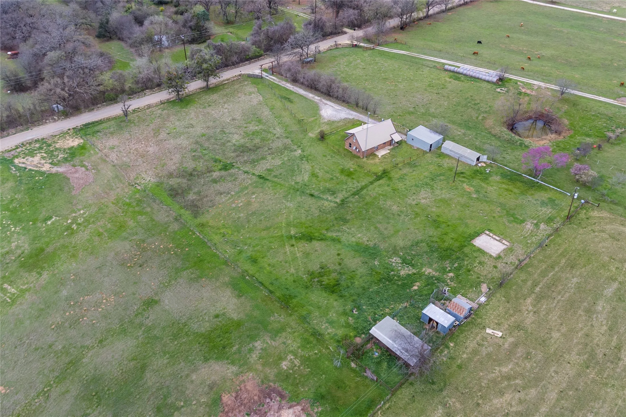 Single Family Residence For Sale in Hill County , 1106 Hcr 1414, Covington, Texas 76636, 4 Bedroom, 2 Bathroom, Garage spaces, 1,432 Sqft, built in 1985, mls#21207773, Real Estate Agent in Covington, Homes For Sale in Hill county, Homes For Sale in Covington, Realtor in Covington Texas, Real Estate Brokerage Independent Realty Texas, Luminita Cordes Realtor