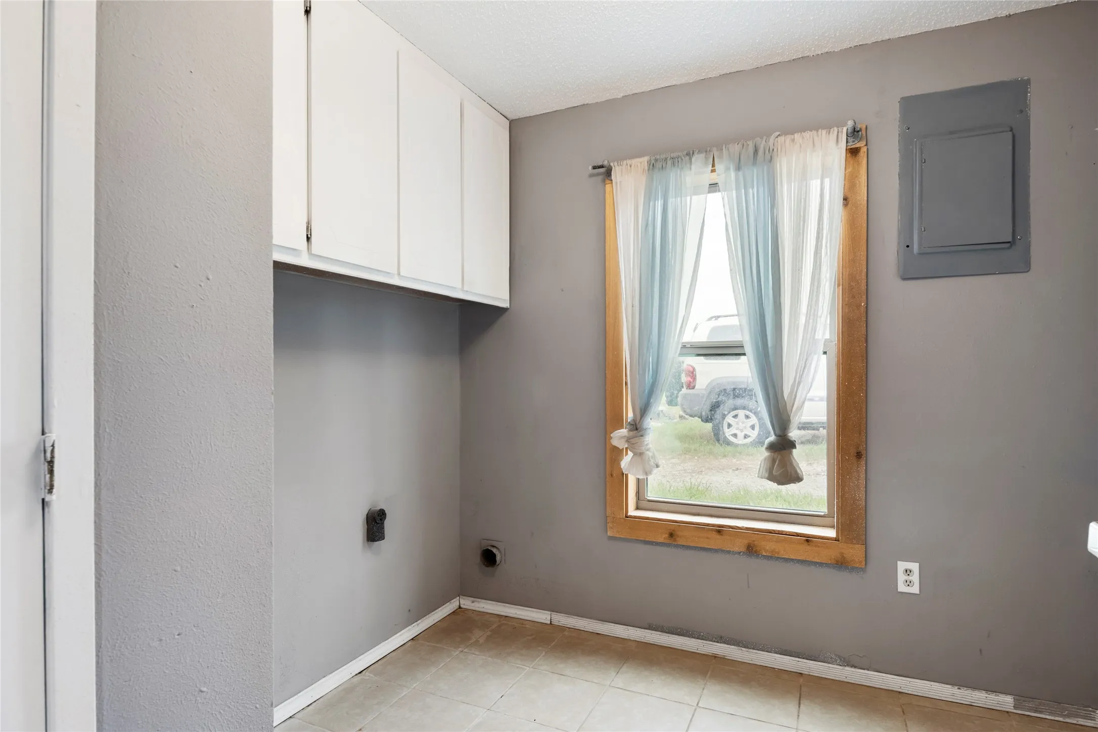 Single Family Residence For Sale in Hill County , 1106 Hcr 1414, Covington, Texas 76636, 4 Bedroom, 2 Bathroom, Garage spaces, 1,432 Sqft, built in 1985, mls#21207773, Real Estate Agent in Covington, Homes For Sale in Hill county, Homes For Sale in Covington, Realtor in Covington Texas, Real Estate Brokerage Independent Realty Texas, Luminita Cordes Realtor