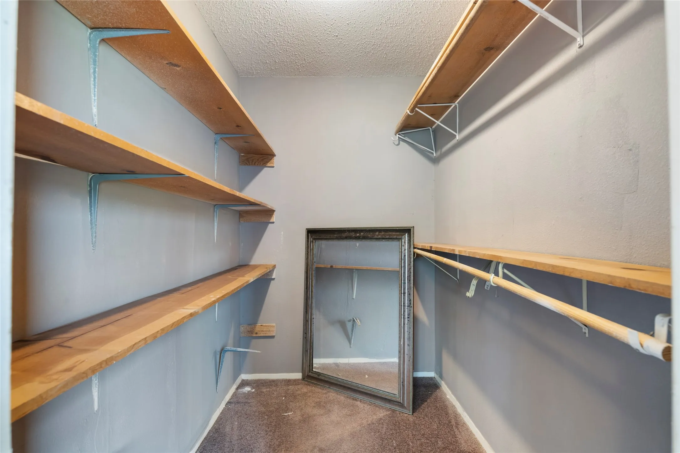 Single Family Residence For Sale in Hill County , 1106 Hcr 1414, Covington, Texas 76636, 4 Bedroom, 2 Bathroom, Garage spaces, 1,432 Sqft, built in 1985, mls#21207773, Real Estate Agent in Covington, Homes For Sale in Hill county, Homes For Sale in Covington, Realtor in Covington Texas, Real Estate Brokerage Independent Realty Texas, Luminita Cordes Realtor