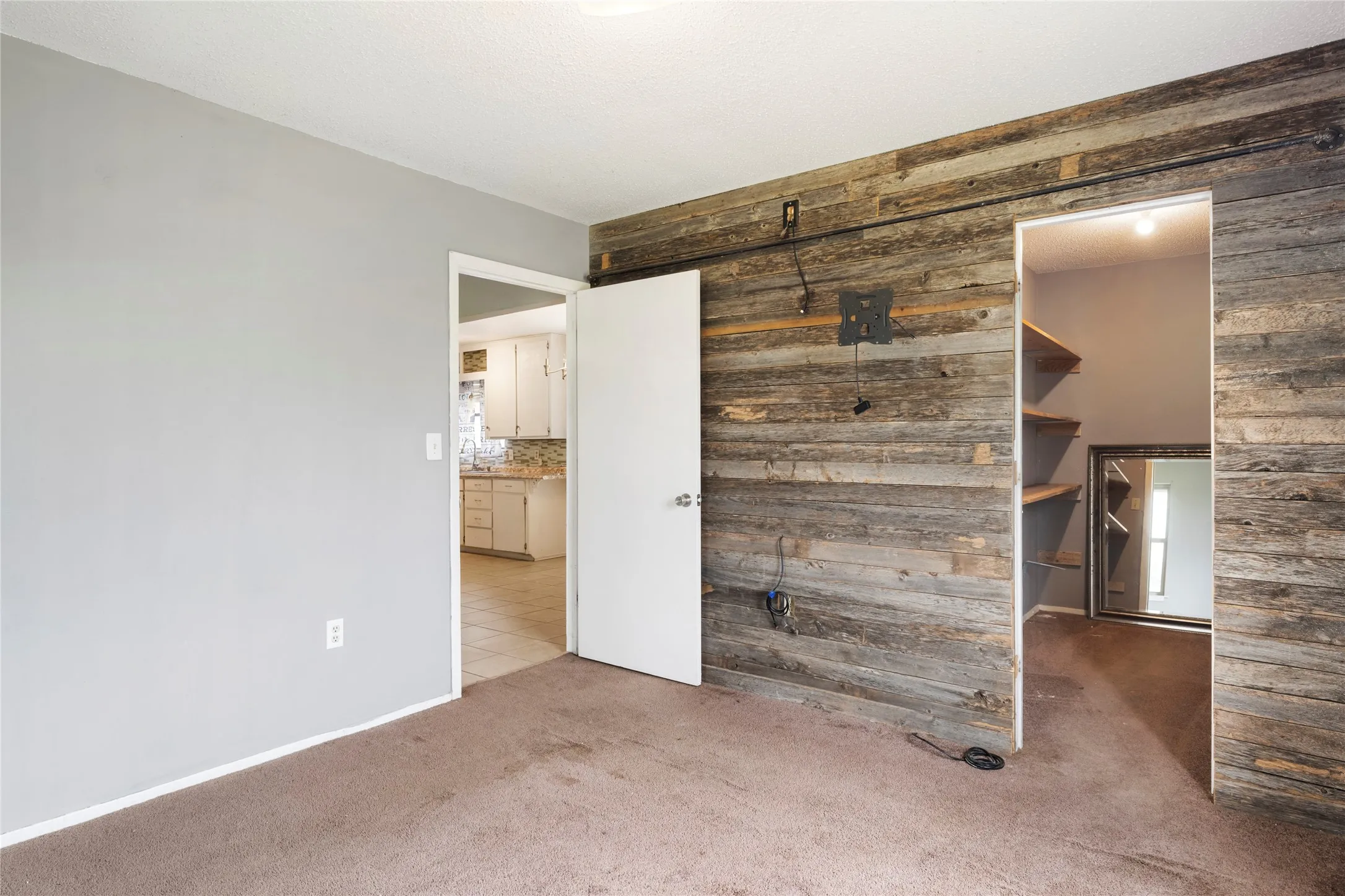 Single Family Residence For Sale in Hill County , 1106 Hcr 1414, Covington, Texas 76636, 4 Bedroom, 2 Bathroom, Garage spaces, 1,432 Sqft, built in 1985, mls#21207773, Real Estate Agent in Covington, Homes For Sale in Hill county, Homes For Sale in Covington, Realtor in Covington Texas, Real Estate Brokerage Independent Realty Texas, Luminita Cordes Realtor