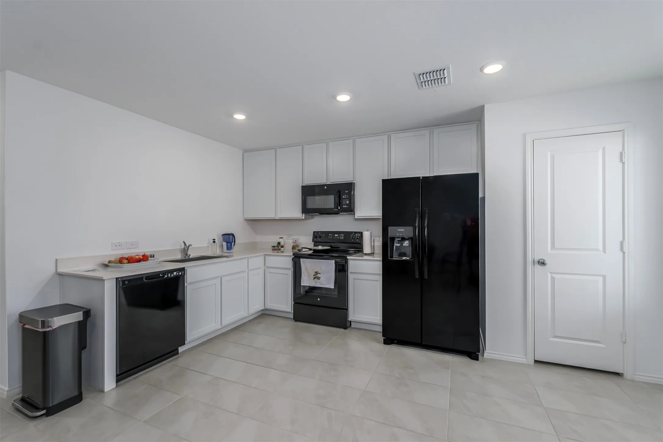 Condominium For Sale in Tarrant County , 8741 Cottage Creek Drive, Fort Worth, Texas 76123, 2 Bedroom, 2 Bathroom, Garage spaces, 760 Sqft, built in 2023, Preowned, mls#21208748, Real Estate Agent in Fort Worth, Homes For Sale in Tarrant county, Homes For Sale in Fort Worth, Realtor in Fort Worth Texas, Real Estate Brokerage Independent Realty Texas, Luminita Cordes Realtor