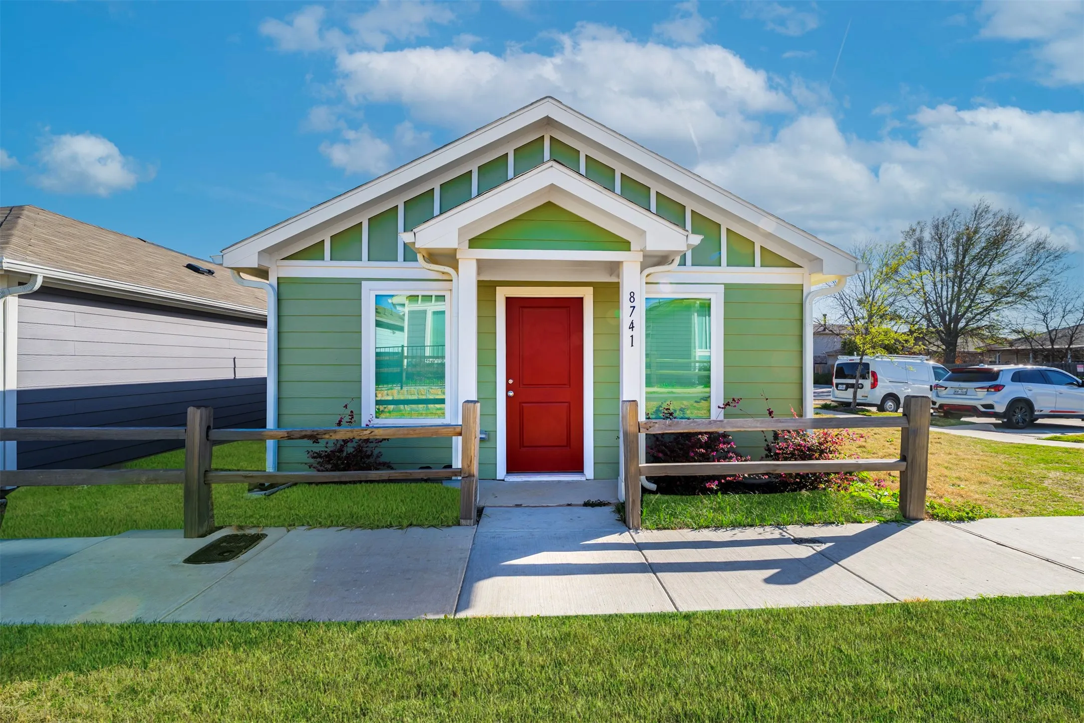 Condominium For Sale in Tarrant County , 8741 Cottage Creek Drive, Fort Worth, Texas 76123, 2 Bedroom, 2 Bathroom, Garage spaces, 760 Sqft, built in 2023, Preowned, mls#21208748, Real Estate Agent in Fort Worth, Homes For Sale in Tarrant county, Homes For Sale in Fort Worth, Realtor in Fort Worth Texas, Real Estate Brokerage Independent Realty Texas, Luminita Cordes Realtor