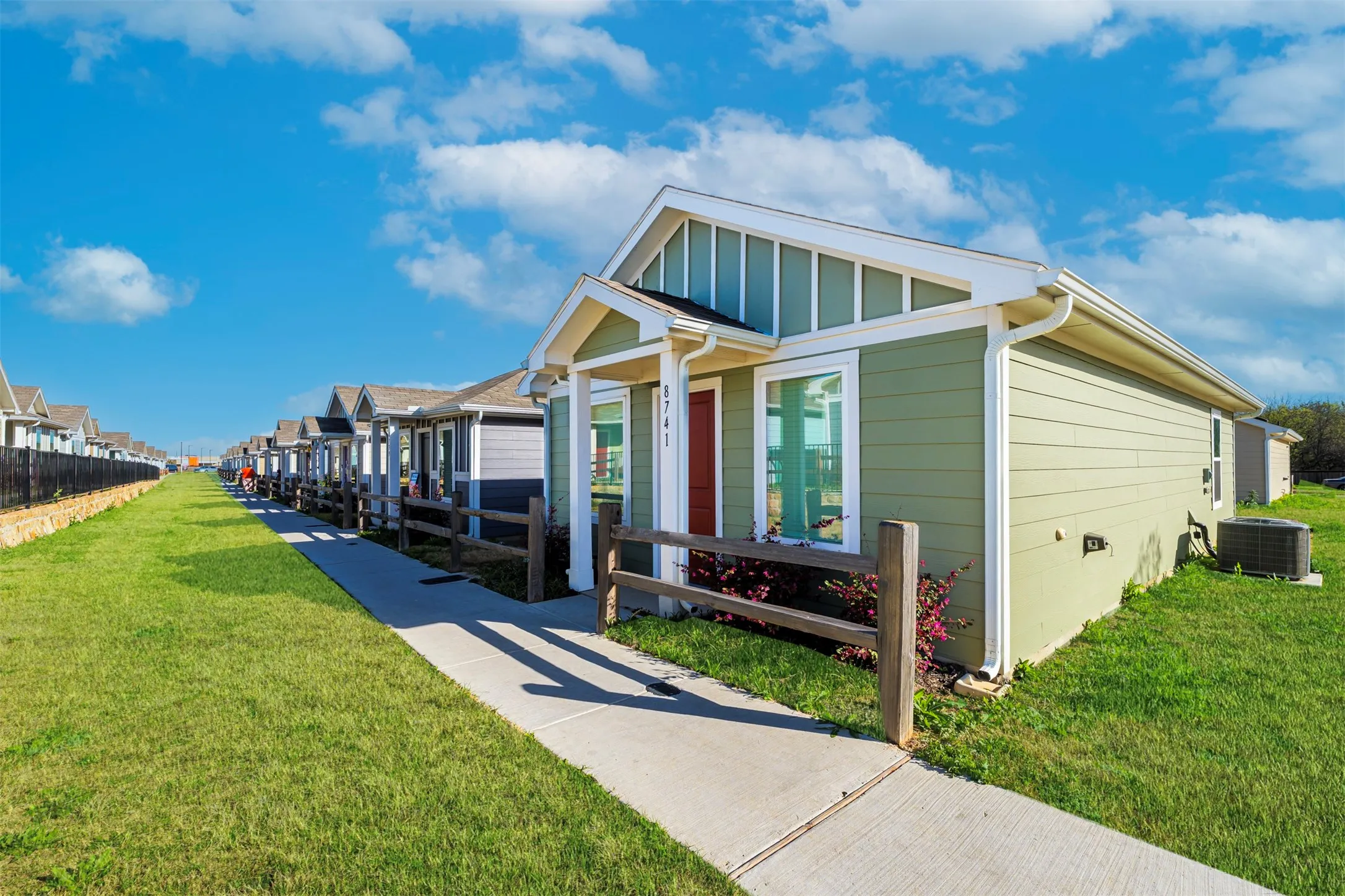 Condominium For Sale in Tarrant County , 8741 Cottage Creek Drive, Fort Worth, Texas 76123, 2 Bedroom, 2 Bathroom, Garage spaces, 760 Sqft, built in 2023, Preowned, mls#21208748, Real Estate Agent in Fort Worth, Homes For Sale in Tarrant county, Homes For Sale in Fort Worth, Realtor in Fort Worth Texas, Real Estate Brokerage Independent Realty Texas, Luminita Cordes Realtor