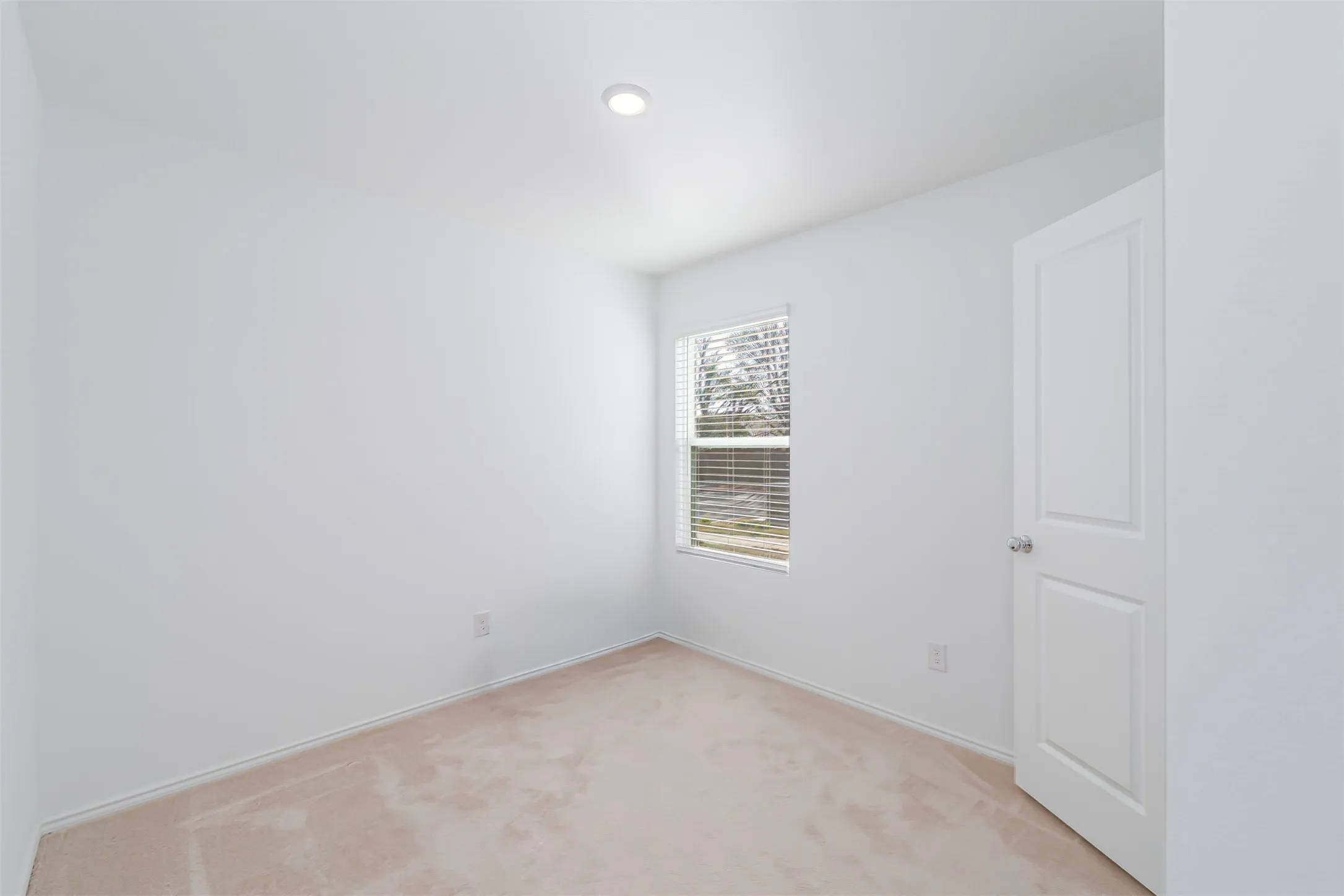 Condominium For Sale in Tarrant County , 8741 Cottage Creek Drive, Fort Worth, Texas 76123, 2 Bedroom, 2 Bathroom, Garage spaces, 760 Sqft, built in 2023, Preowned, mls#21208748, Real Estate Agent in Fort Worth, Homes For Sale in Tarrant county, Homes For Sale in Fort Worth, Realtor in Fort Worth Texas, Real Estate Brokerage Independent Realty Texas, Luminita Cordes Realtor