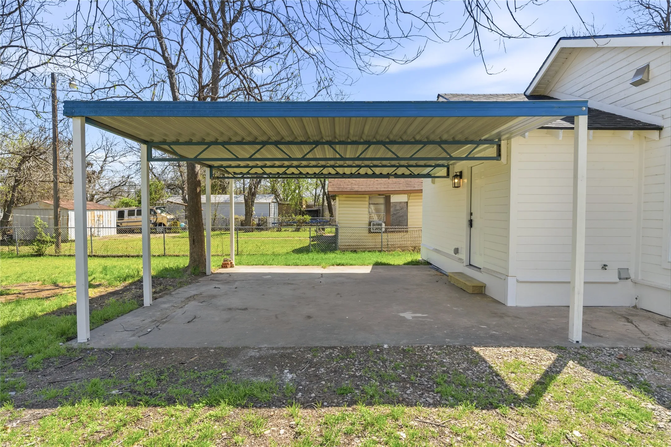 Single Family Residence For Sale in Mc Lennan County , 815 Garrison Street, Waco, Texas 76704, 3 Bedroom, 2 Bathroom, Garage spaces, 1,117 Sqft, built in 1933, Preowned, mls#21208534, Real Estate Agent in Waco, Homes For Sale in Mc Lennan county, Homes For Sale in Waco, Realtor in Waco Texas, Real Estate Brokerage Independent Realty Texas, Luminita Cordes Realtor