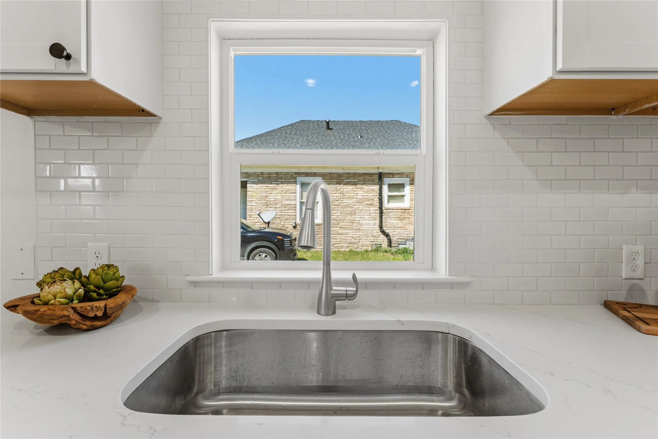 Single Family Residence For Sale in Mc Lennan County , 815 Garrison Street, Waco, Texas 76704, 3 Bedroom, 2 Bathroom, Garage spaces, 1,117 Sqft, built in 1933, Preowned, mls#21208534, Real Estate Agent in Waco, Homes For Sale in Mc Lennan county, Homes For Sale in Waco, Realtor in Waco Texas, Real Estate Brokerage Independent Realty Texas, Luminita Cordes Realtor