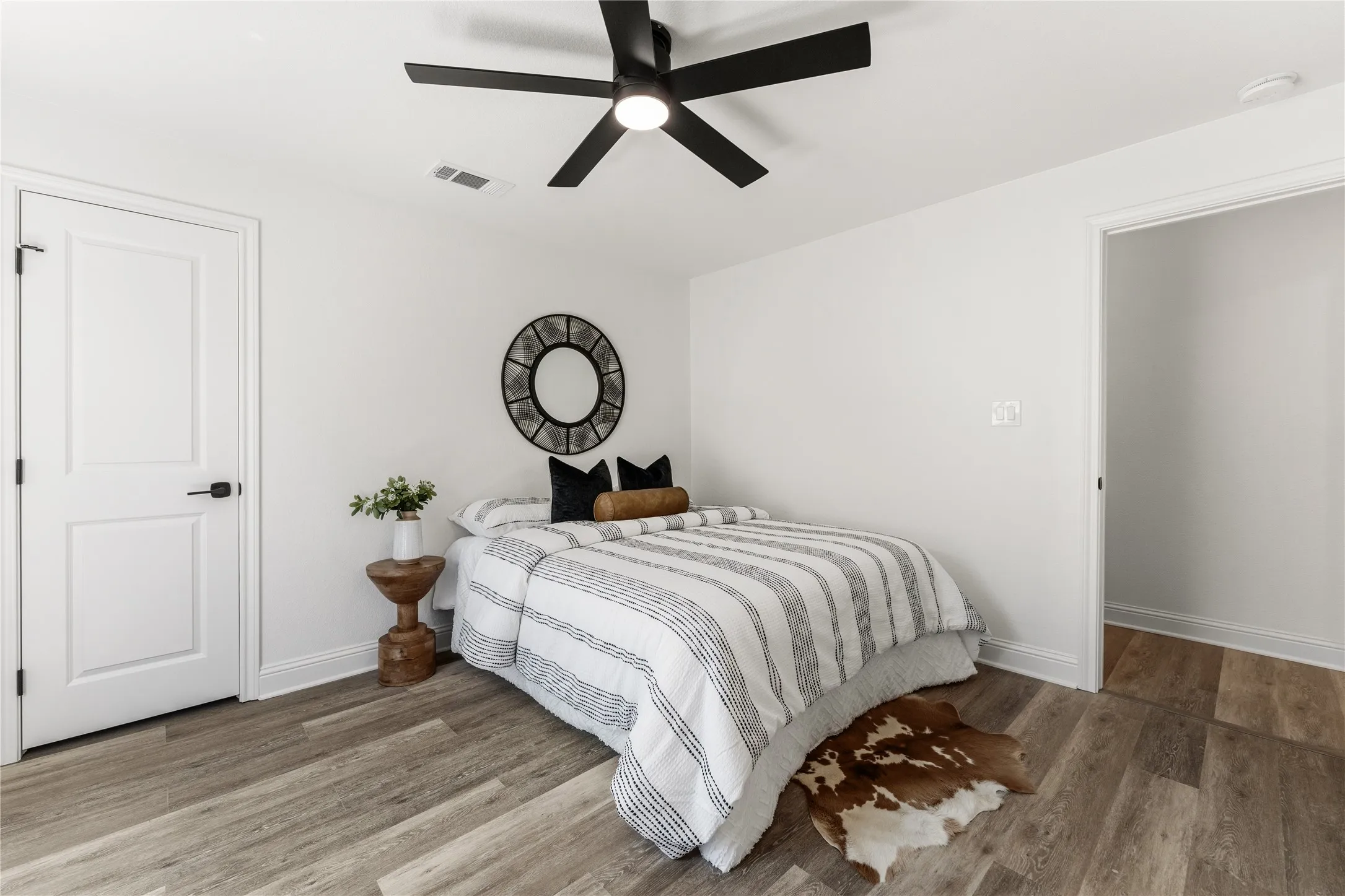 Single Family Residence For Sale in Mc Lennan County , 815 Garrison Street, Waco, Texas 76704, 3 Bedroom, 2 Bathroom, Garage spaces, 1,117 Sqft, built in 1933, Preowned, mls#21208534, Real Estate Agent in Waco, Homes For Sale in Mc Lennan county, Homes For Sale in Waco, Realtor in Waco Texas, Real Estate Brokerage Independent Realty Texas, Luminita Cordes Realtor