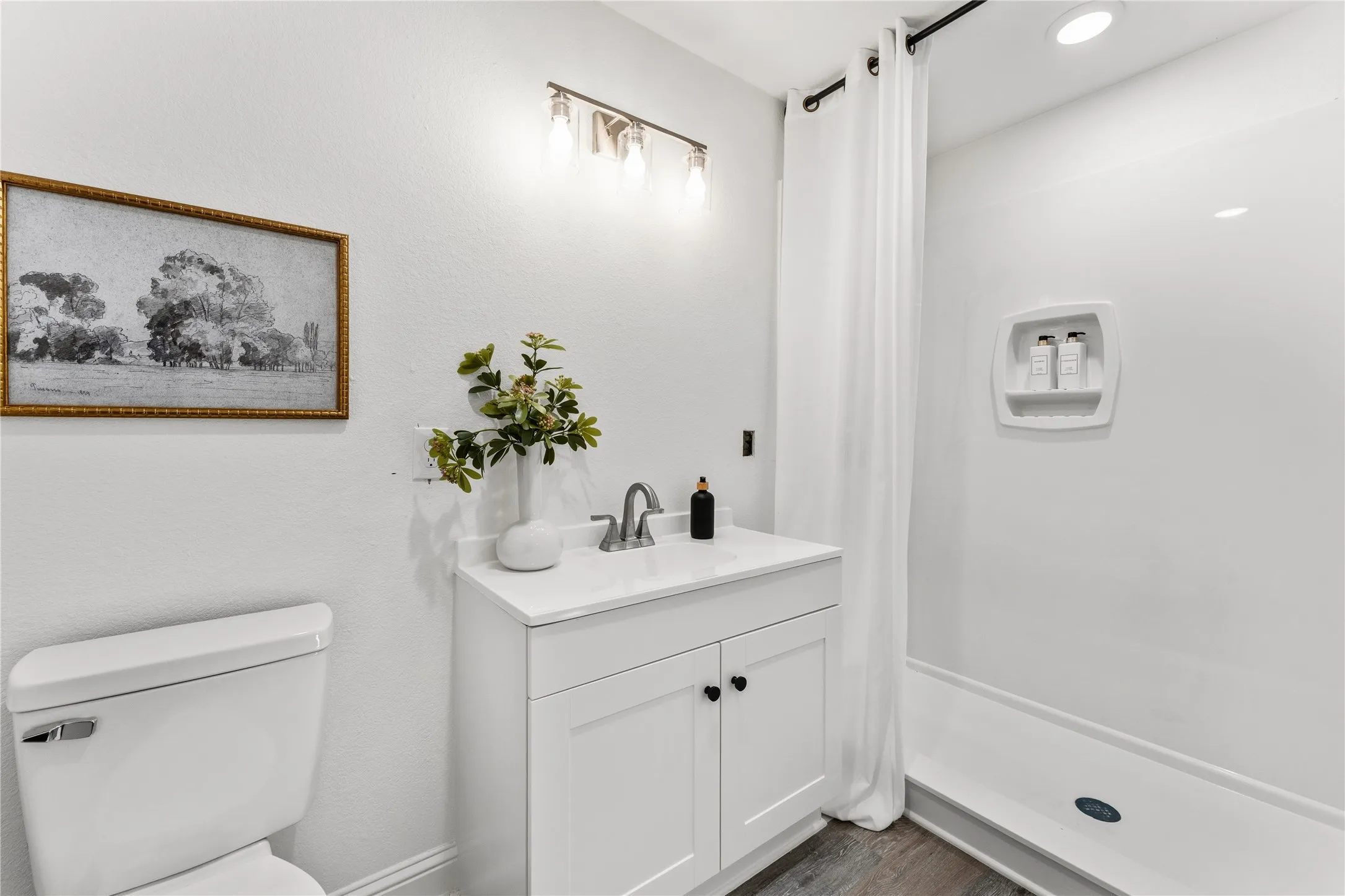 Single Family Residence For Sale in Mc Lennan County , 815 Garrison Street, Waco, Texas 76704, 3 Bedroom, 2 Bathroom, Garage spaces, 1,117 Sqft, built in 1933, Preowned, mls#21208534, Real Estate Agent in Waco, Homes For Sale in Mc Lennan county, Homes For Sale in Waco, Realtor in Waco Texas, Real Estate Brokerage Independent Realty Texas, Luminita Cordes Realtor
