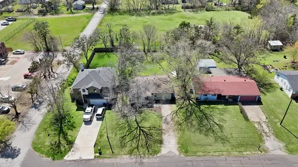 Single Family Residence For Sale in Hunt County , 3005 Maple Avenue, Greenville, Texas 75402, 3 Bedroom, 1 Bathroom, 1 Garage spaces, 1,163 Sqft, built in 1958, mls#21208780, Real Estate Agent in Greenville, Homes For Sale in Hunt county, Homes For Sale in Greenville, Realtor in Greenville Texas, Real Estate Brokerage Independent Realty Texas, Luminita Cordes Realtor