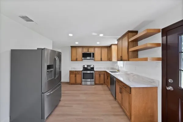 Single Family Residence For Sale in Hunt County , 3005 Maple Avenue, Greenville, Texas 75402, 3 Bedroom, 1 Bathroom, 1 Garage spaces, 1,163 Sqft, built in 1958, mls#21208780, Real Estate Agent in Greenville, Homes For Sale in Hunt county, Homes For Sale in Greenville, Realtor in Greenville Texas, Real Estate Brokerage Independent Realty Texas, Luminita Cordes Realtor