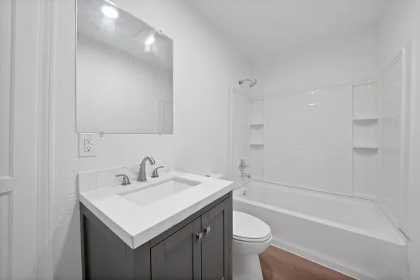 Single Family Residence For Sale in Hunt County , 3005 Maple Avenue, Greenville, Texas 75402, 3 Bedroom, 1 Bathroom, 1 Garage spaces, 1,163 Sqft, built in 1958, mls#21208780, Real Estate Agent in Greenville, Homes For Sale in Hunt county, Homes For Sale in Greenville, Realtor in Greenville Texas, Real Estate Brokerage Independent Realty Texas, Luminita Cordes Realtor