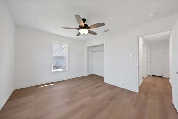 Single Family Residence For Sale in Hunt County , 3005 Maple Avenue, Greenville, Texas 75402, 3 Bedroom, 1 Bathroom, 1 Garage spaces, 1,163 Sqft, built in 1958, mls#21208780, Real Estate Agent in Greenville, Homes For Sale in Hunt county, Homes For Sale in Greenville, Realtor in Greenville Texas, Real Estate Brokerage Independent Realty Texas, Luminita Cordes Realtor