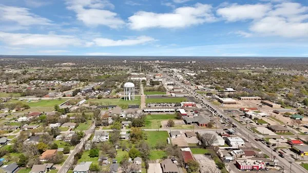 Single Family Residence For Sale in Hunt County , 3005 Maple Avenue, Greenville, Texas 75402, 3 Bedroom, 1 Bathroom, 1 Garage spaces, 1,163 Sqft, built in 1958, mls#21208780, Real Estate Agent in Greenville, Homes For Sale in Hunt county, Homes For Sale in Greenville, Realtor in Greenville Texas, Real Estate Brokerage Independent Realty Texas, Luminita Cordes Realtor