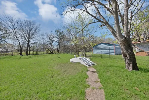 Single Family Residence For Sale in Hunt County , 3005 Maple Avenue, Greenville, Texas 75402, 3 Bedroom, 1 Bathroom, 1 Garage spaces, 1,163 Sqft, built in 1958, mls#21208780, Real Estate Agent in Greenville, Homes For Sale in Hunt county, Homes For Sale in Greenville, Realtor in Greenville Texas, Real Estate Brokerage Independent Realty Texas, Luminita Cordes Realtor