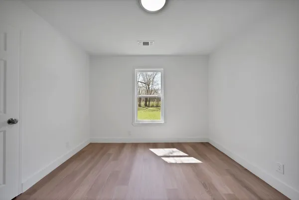 Single Family Residence For Sale in Hunt County , 3005 Maple Avenue, Greenville, Texas 75402, 3 Bedroom, 1 Bathroom, 1 Garage spaces, 1,163 Sqft, built in 1958, mls#21208780, Real Estate Agent in Greenville, Homes For Sale in Hunt county, Homes For Sale in Greenville, Realtor in Greenville Texas, Real Estate Brokerage Independent Realty Texas, Luminita Cordes Realtor