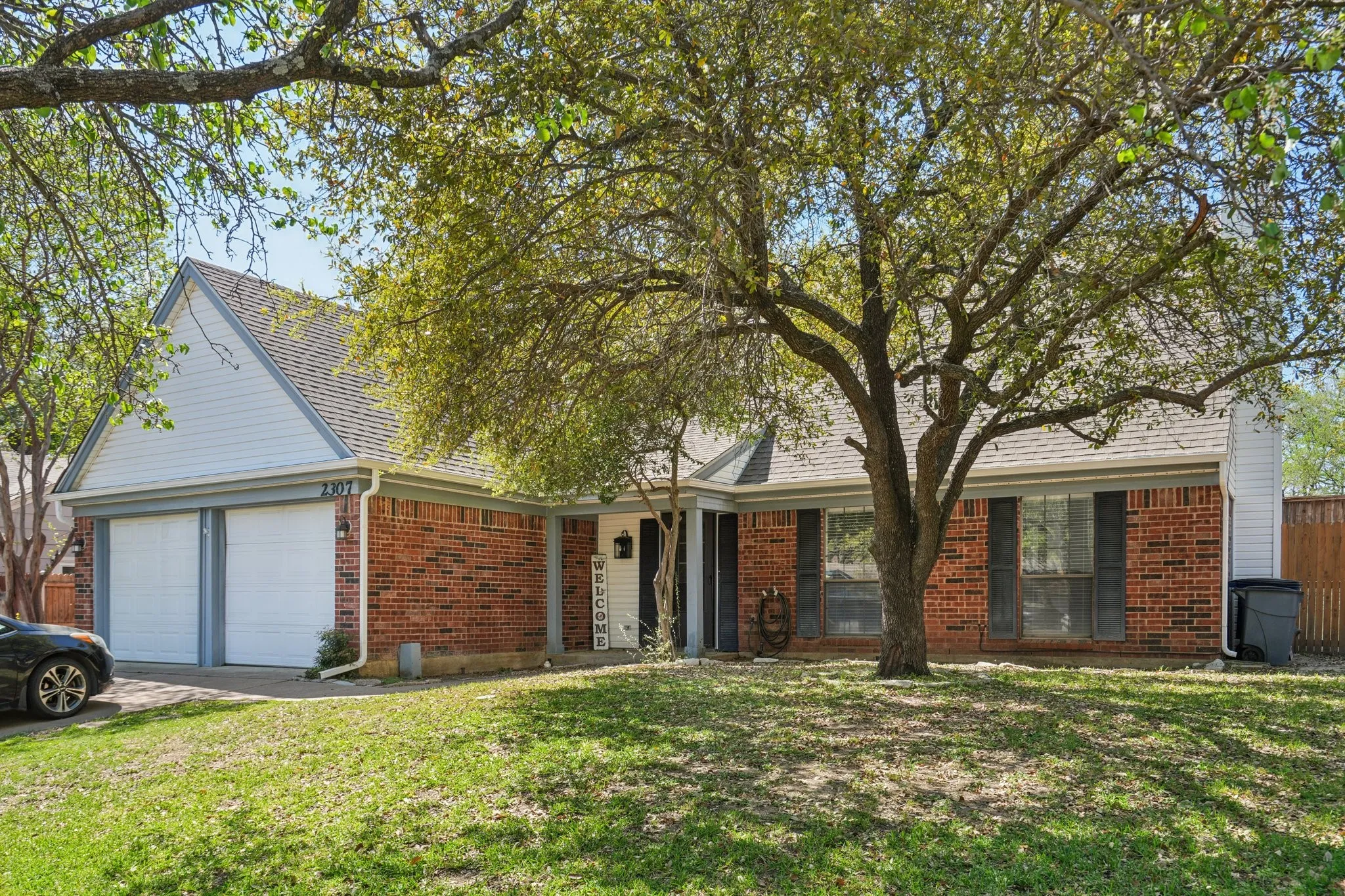 Single Family Residence For Sale in Tarrant County , 2307 Harrington Court, Euless, Texas 76039, 3 Bedrooms, 2 Bathrooms, 2 Garage spaces, 1,865 Sqft, built in 1984, Preowned, Price $399,999, mls#21208779, Real Estate Agent in Euless, Homes For Sale in Tarrant county, Homes For Sale in Euless, Realtor in Euless Texas, Real Estate Brokerage Independent Realty Texas, Luminita Cordes Realtor