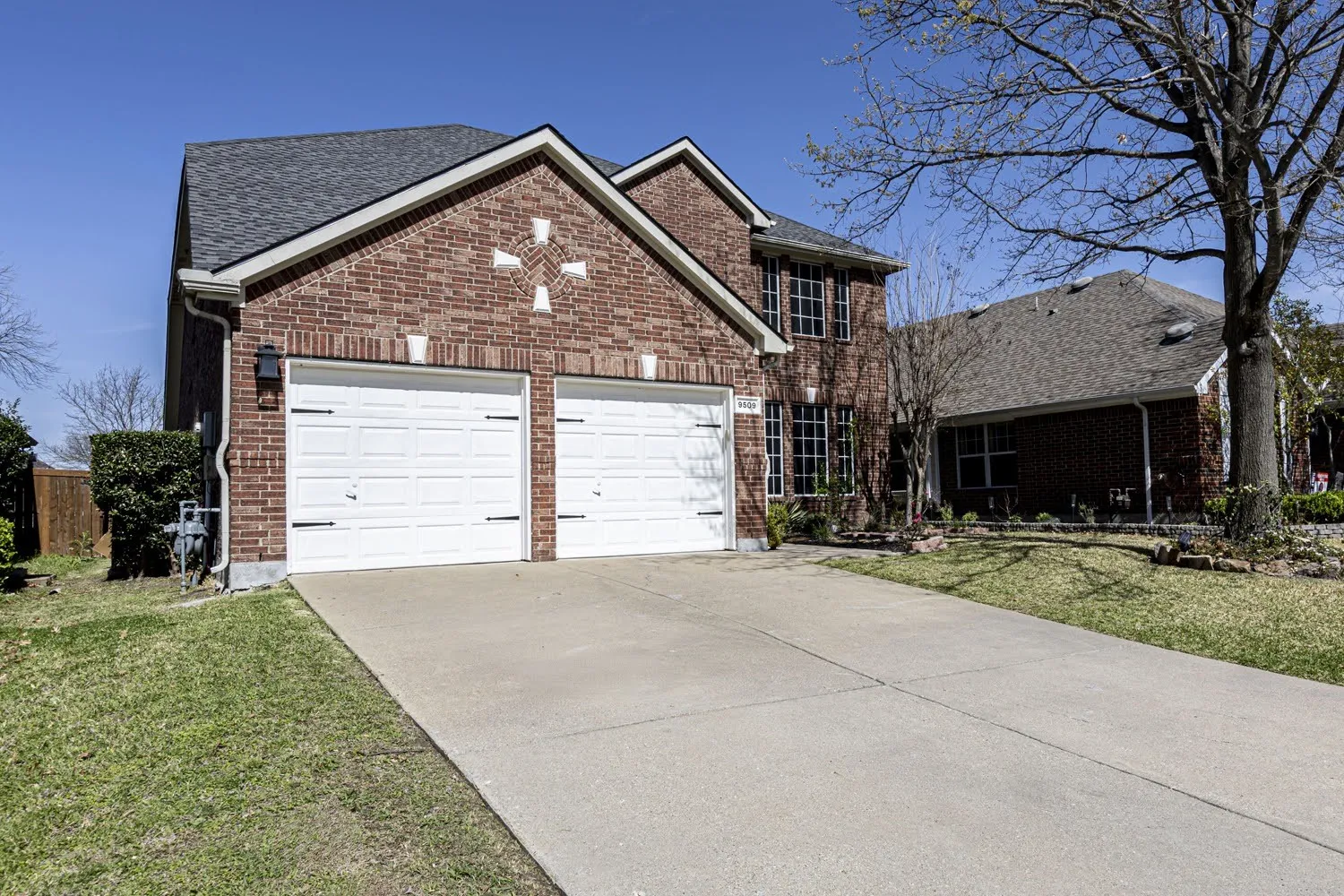 Single Family Residence For Sale in Dallas County , 9509 Glenshee Drive, Rowlett, Texas 75089, 4 Bedroom, 3 Bathroom, 2 Garage spaces, 2,556 Sqft, built in 2003, mls#21208835, Real Estate Agent in Rowlett, Homes For Sale in Dallas county, Homes For Sale in Rowlett, Realtor in Rowlett Texas, Real Estate Brokerage Independent Realty Texas, Luminita Cordes Realtor
