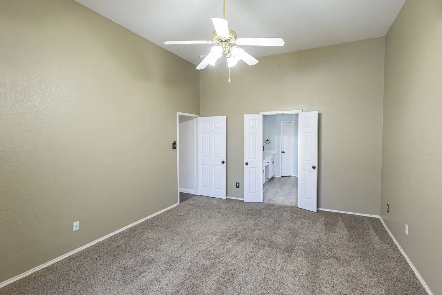 Single Family Residence For Sale in Dallas County , 9509 Glenshee Drive, Rowlett, Texas 75089, 4 Bedroom, 3 Bathroom, 2 Garage spaces, 2,556 Sqft, built in 2003, mls#21208835, Real Estate Agent in Rowlett, Homes For Sale in Dallas county, Homes For Sale in Rowlett, Realtor in Rowlett Texas, Real Estate Brokerage Independent Realty Texas, Luminita Cordes Realtor