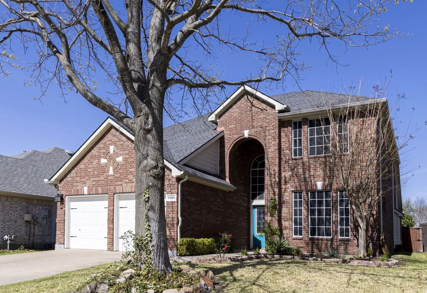 Single Family Residence For Sale in Dallas County , 9509 Glenshee Drive, Rowlett, Texas 75089, 4 Bedroom, 3 Bathroom, 2 Garage spaces, 2,556 Sqft, built in 2003, mls#21208835, Real Estate Agent in Rowlett, Homes For Sale in Dallas county, Homes For Sale in Rowlett, Realtor in Rowlett Texas, Real Estate Brokerage Independent Realty Texas, Luminita Cordes Realtor