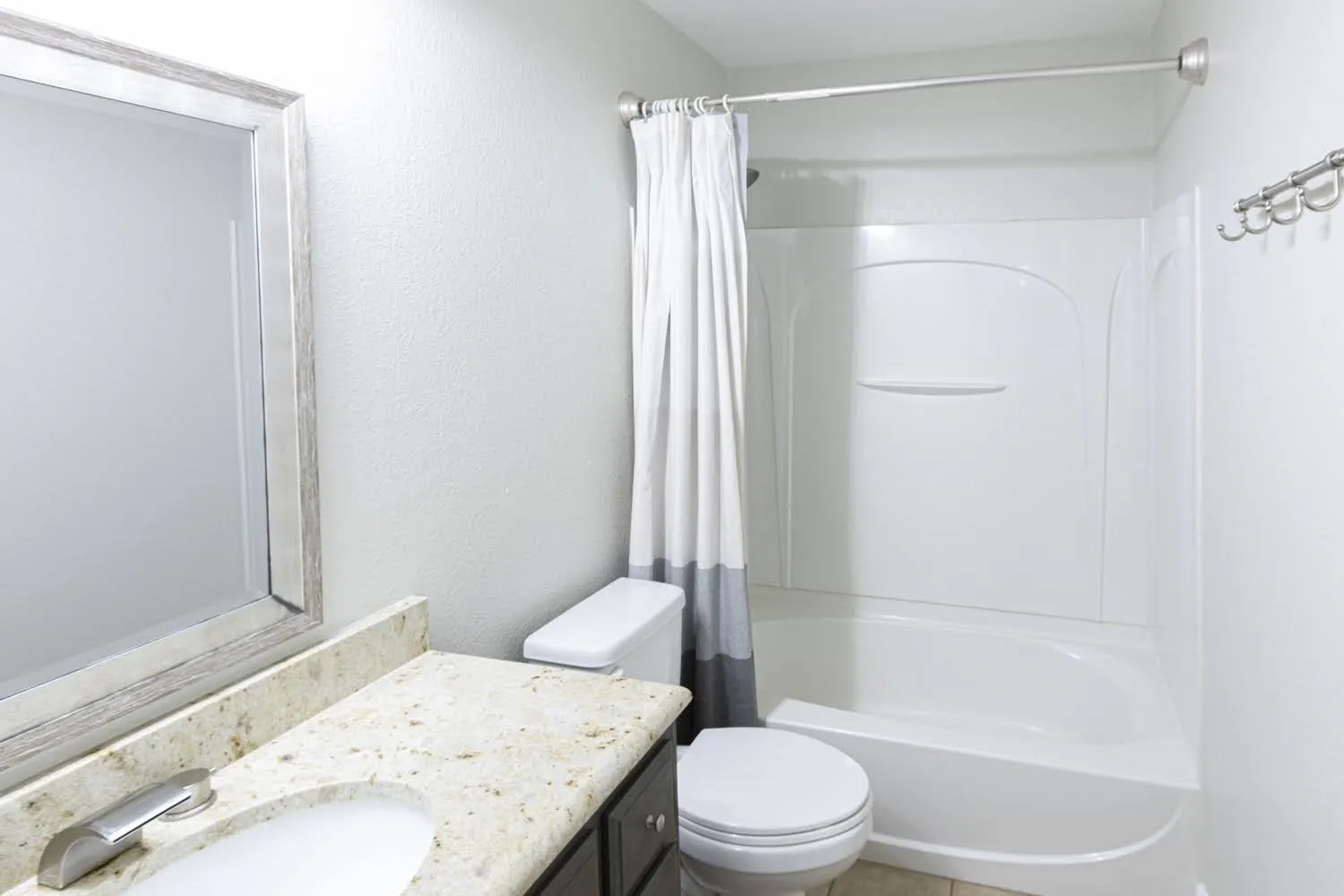 Single Family Residence For Sale in Dallas County , 9509 Glenshee Drive, Rowlett, Texas 75089, 4 Bedroom, 3 Bathroom, 2 Garage spaces, 2,556 Sqft, built in 2003, mls#21208835, Real Estate Agent in Rowlett, Homes For Sale in Dallas county, Homes For Sale in Rowlett, Realtor in Rowlett Texas, Real Estate Brokerage Independent Realty Texas, Luminita Cordes Realtor