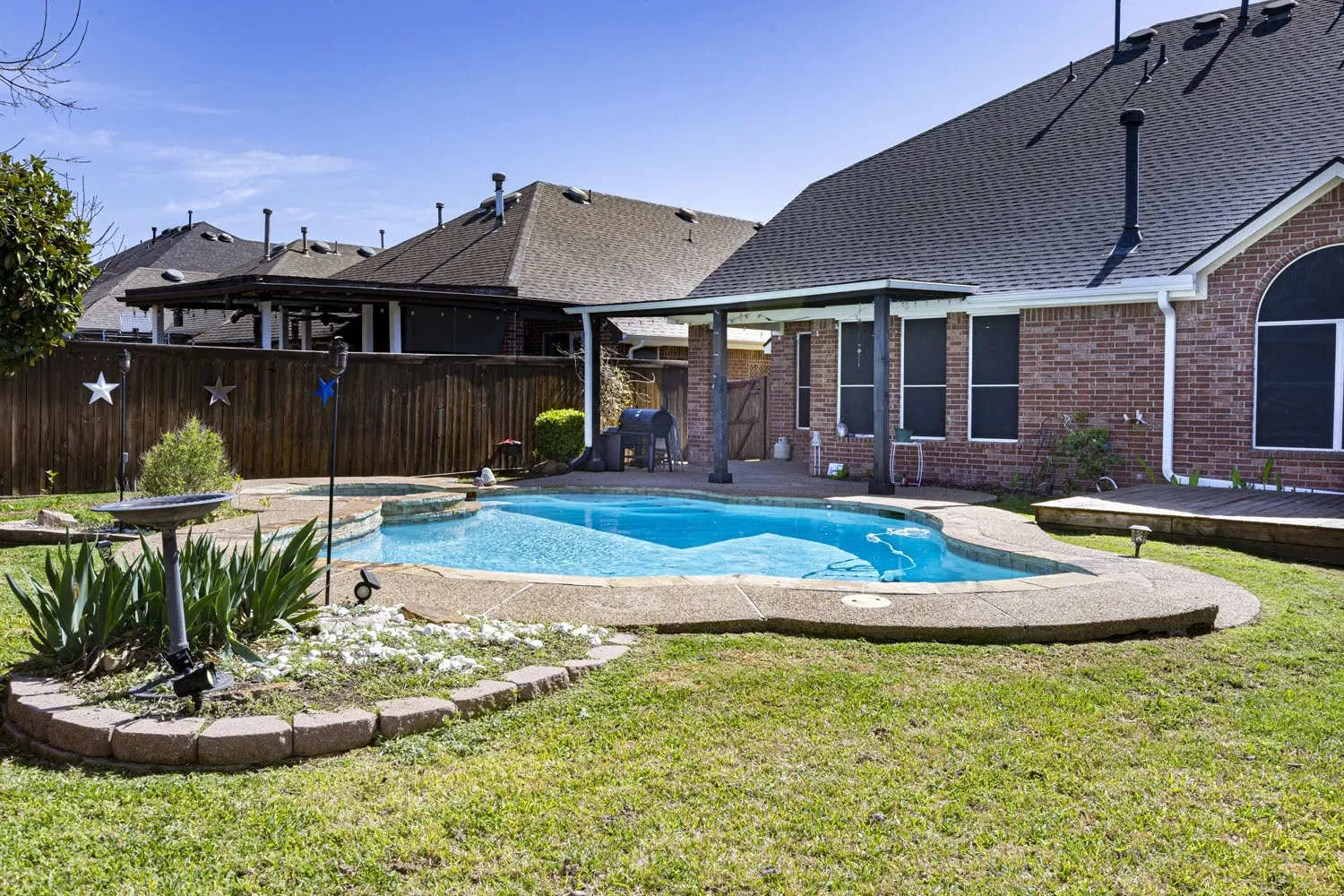 Single Family Residence For Sale in Dallas County , 9509 Glenshee Drive, Rowlett, Texas 75089, 4 Bedroom, 3 Bathroom, 2 Garage spaces, 2,556 Sqft, built in 2003, mls#21208835, Real Estate Agent in Rowlett, Homes For Sale in Dallas county, Homes For Sale in Rowlett, Realtor in Rowlett Texas, Real Estate Brokerage Independent Realty Texas, Luminita Cordes Realtor
