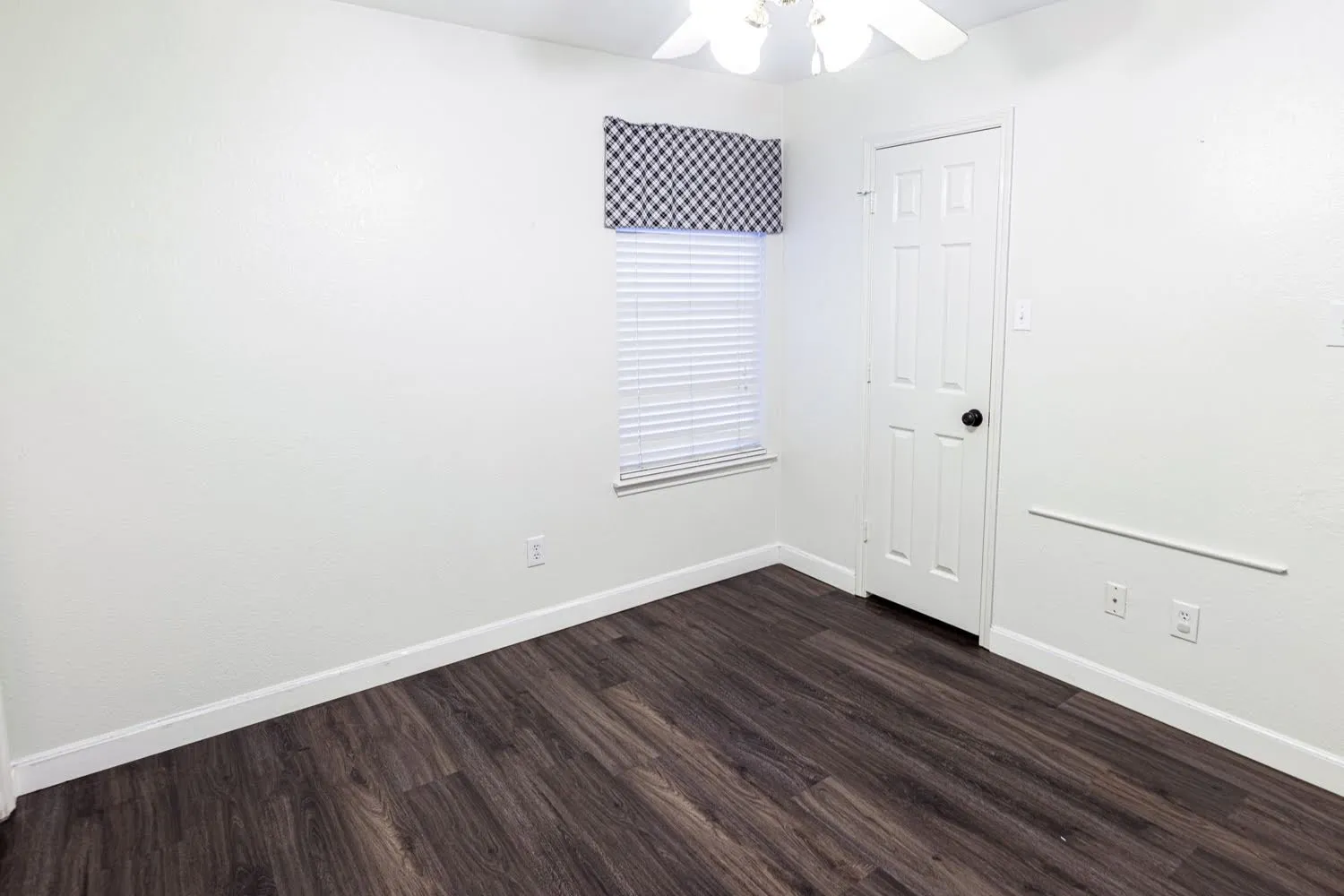 Single Family Residence For Sale in Dallas County , 9509 Glenshee Drive, Rowlett, Texas 75089, 4 Bedroom, 3 Bathroom, 2 Garage spaces, 2,556 Sqft, built in 2003, mls#21208835, Real Estate Agent in Rowlett, Homes For Sale in Dallas county, Homes For Sale in Rowlett, Realtor in Rowlett Texas, Real Estate Brokerage Independent Realty Texas, Luminita Cordes Realtor