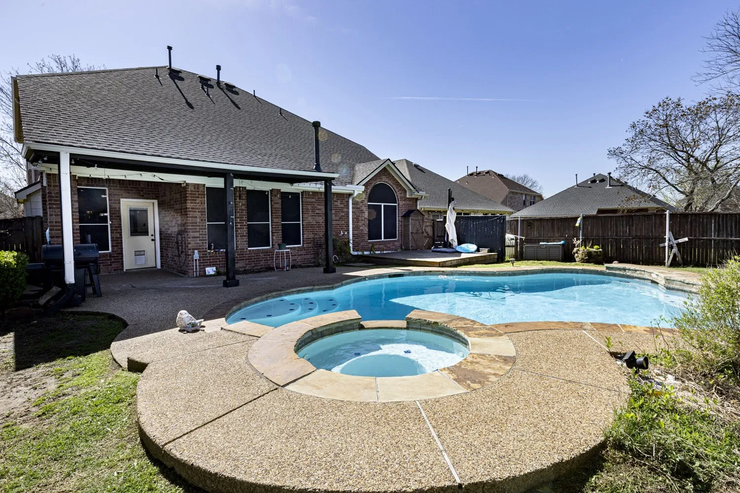 Single Family Residence For Sale in Dallas County , 9509 Glenshee Drive, Rowlett, Texas 75089, 4 Bedroom, 3 Bathroom, 2 Garage spaces, 2,556 Sqft, built in 2003, mls#21208835, Real Estate Agent in Rowlett, Homes For Sale in Dallas county, Homes For Sale in Rowlett, Realtor in Rowlett Texas, Real Estate Brokerage Independent Realty Texas, Luminita Cordes Realtor