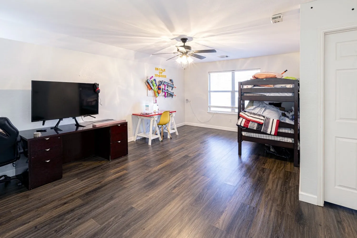 Single Family Residence For Sale in Dallas County , 9509 Glenshee Drive, Rowlett, Texas 75089, 4 Bedroom, 3 Bathroom, 2 Garage spaces, 2,556 Sqft, built in 2003, mls#21208835, Real Estate Agent in Rowlett, Homes For Sale in Dallas county, Homes For Sale in Rowlett, Realtor in Rowlett Texas, Real Estate Brokerage Independent Realty Texas, Luminita Cordes Realtor