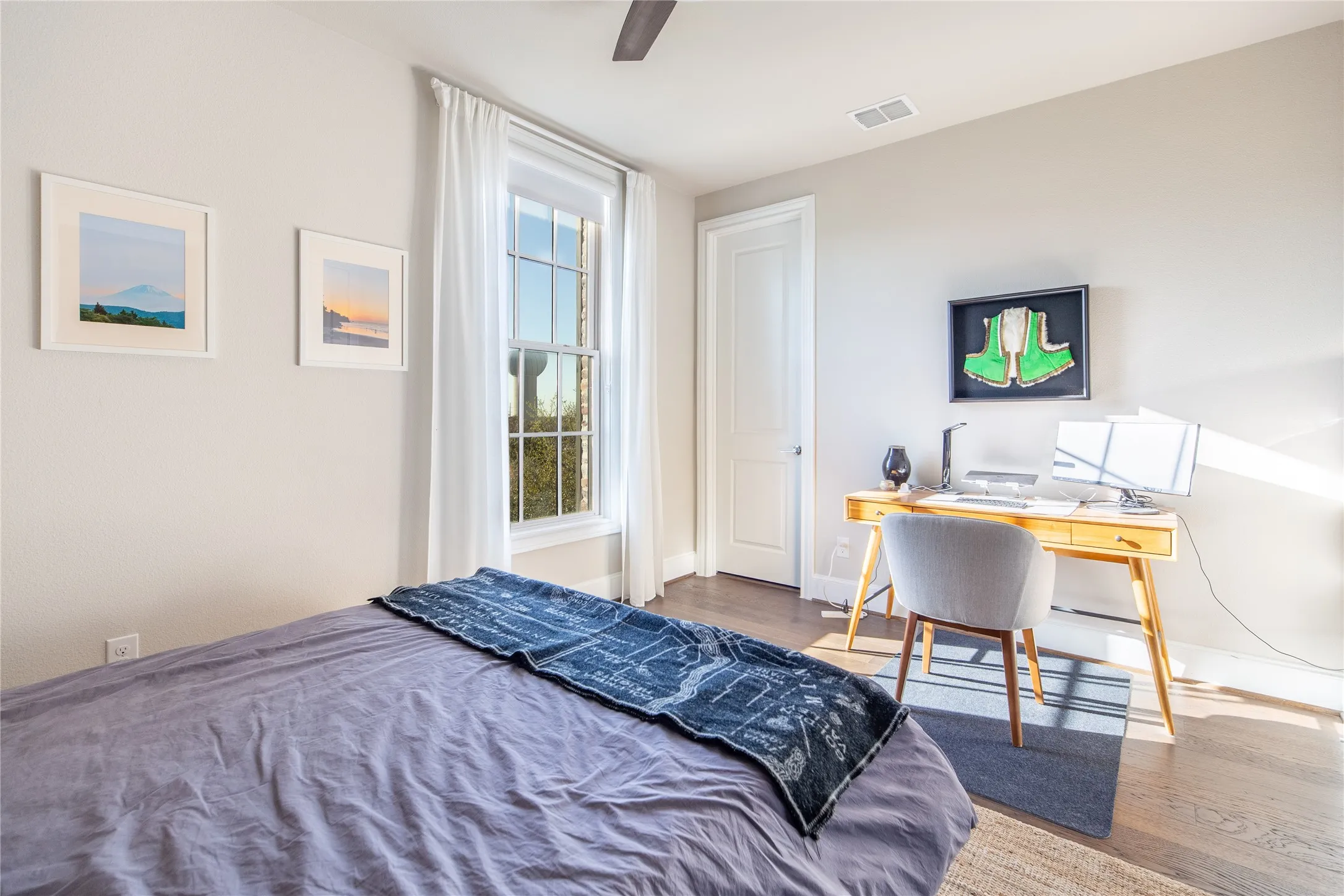 Townhouse For Sale in Dallas County , 4116 Runyon Road, Addison, Texas 75001, 3 Bedrooms, 4 Bathrooms, 2 Garage spaces, 2,588 Sqft, built in 2018, Preowned, Price $725,000, mls#21193730, Real Estate Agent in Addison, Homes For Sale in Dallas county, Homes For Sale in Addison, Realtor in Addison Texas, Real Estate Brokerage Independent Realty Texas, Luminita Cordes Realtor