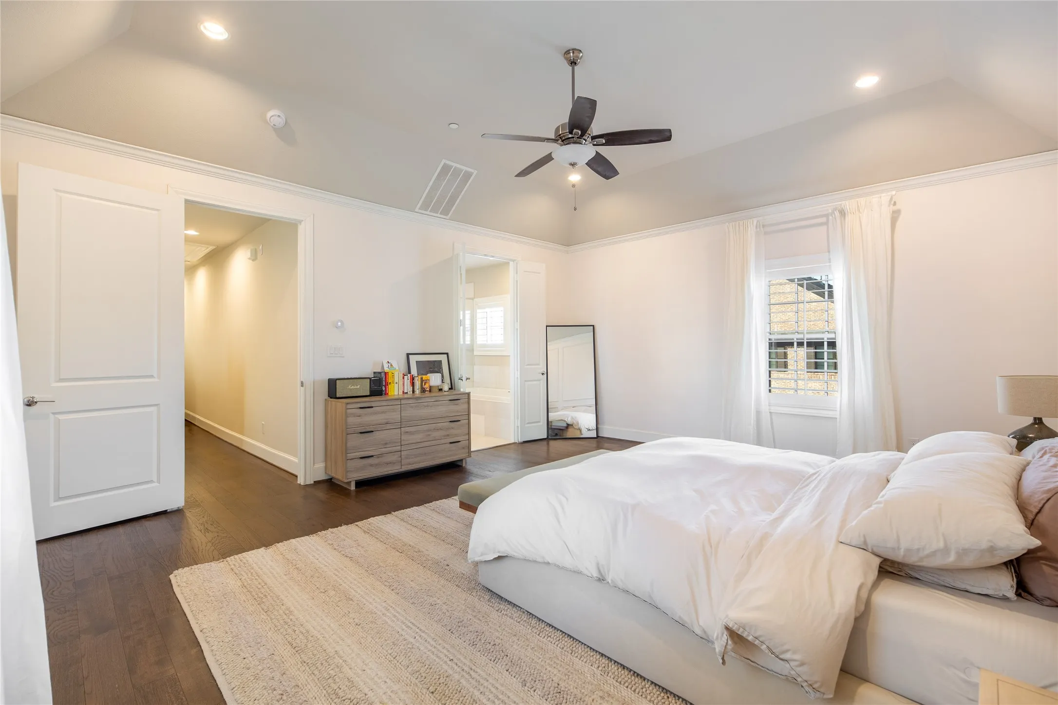 Townhouse For Sale in Dallas County , 4116 Runyon Road, Addison, Texas 75001, 3 Bedrooms, 4 Bathrooms, 2 Garage spaces, 2,588 Sqft, built in 2018, Preowned, Price $725,000, mls#21193730, Real Estate Agent in Addison, Homes For Sale in Dallas county, Homes For Sale in Addison, Realtor in Addison Texas, Real Estate Brokerage Independent Realty Texas, Luminita Cordes Realtor