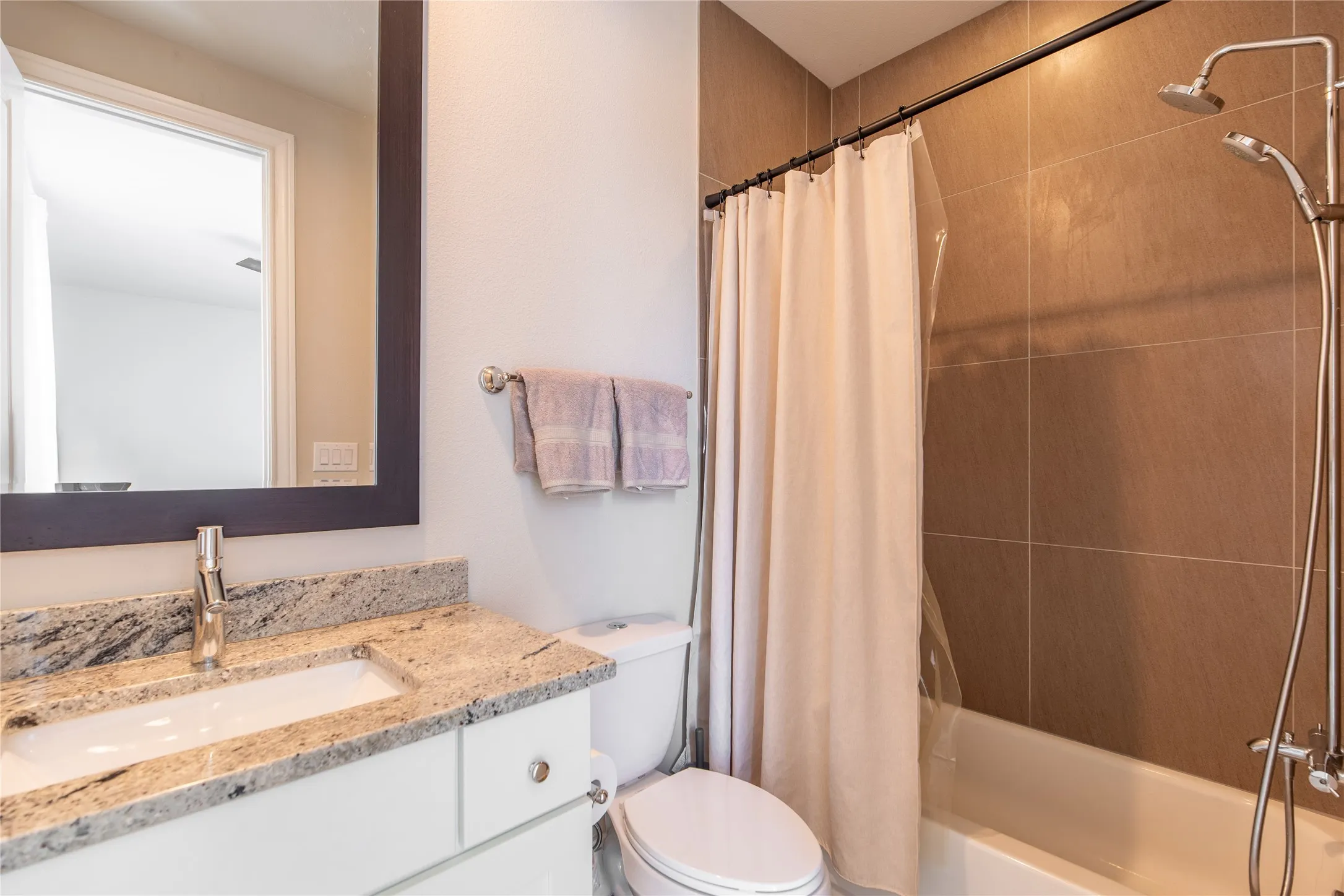 Townhouse For Sale in Dallas County , 4116 Runyon Road, Addison, Texas 75001, 3 Bedrooms, 4 Bathrooms, 2 Garage spaces, 2,588 Sqft, built in 2018, Preowned, Price $725,000, mls#21193730, Real Estate Agent in Addison, Homes For Sale in Dallas county, Homes For Sale in Addison, Realtor in Addison Texas, Real Estate Brokerage Independent Realty Texas, Luminita Cordes Realtor
