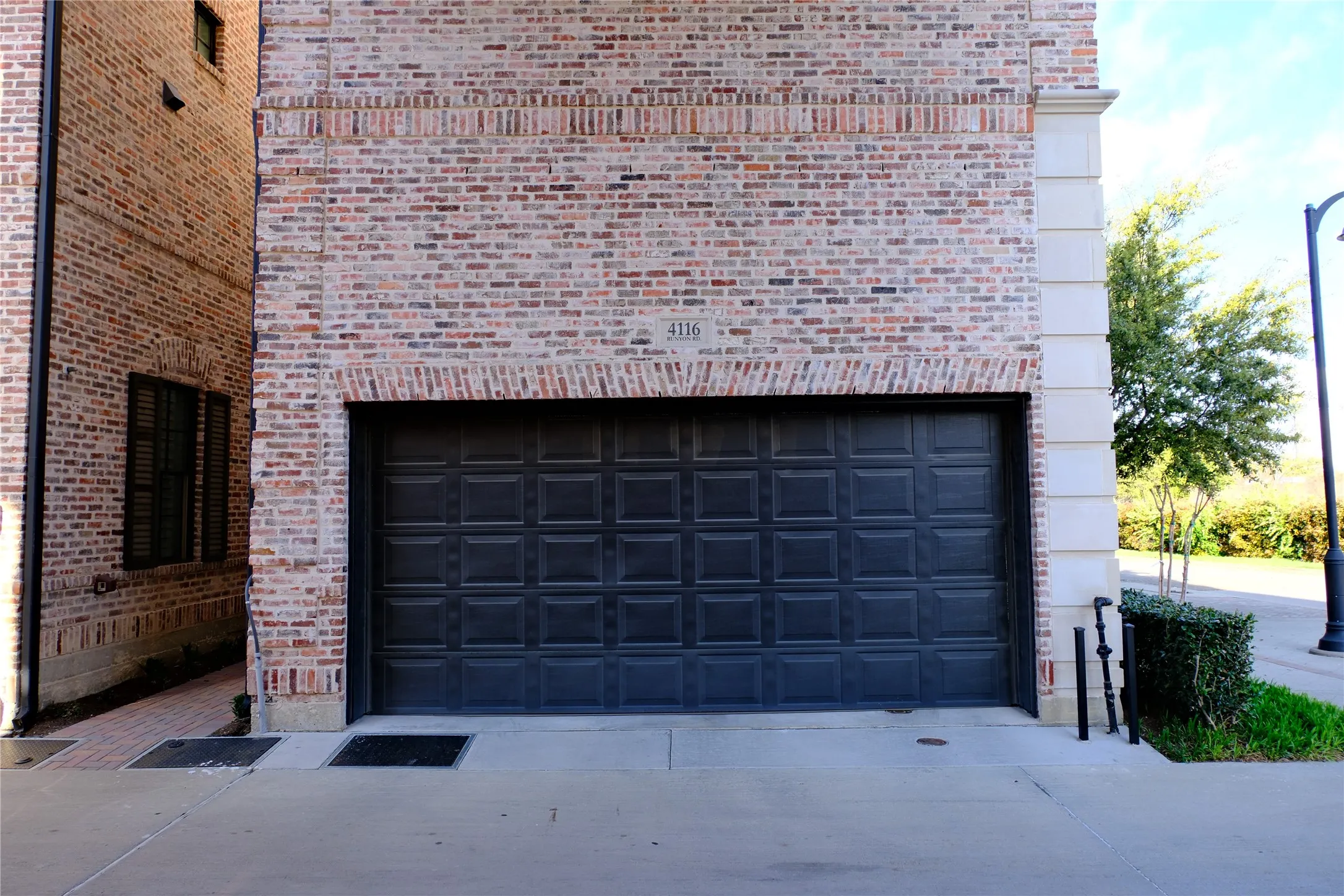 Townhouse For Sale in Dallas County , 4116 Runyon Road, Addison, Texas 75001, 3 Bedrooms, 4 Bathrooms, 2 Garage spaces, 2,588 Sqft, built in 2018, Preowned, Price $725,000, mls#21193730, Real Estate Agent in Addison, Homes For Sale in Dallas county, Homes For Sale in Addison, Realtor in Addison Texas, Real Estate Brokerage Independent Realty Texas, Luminita Cordes Realtor