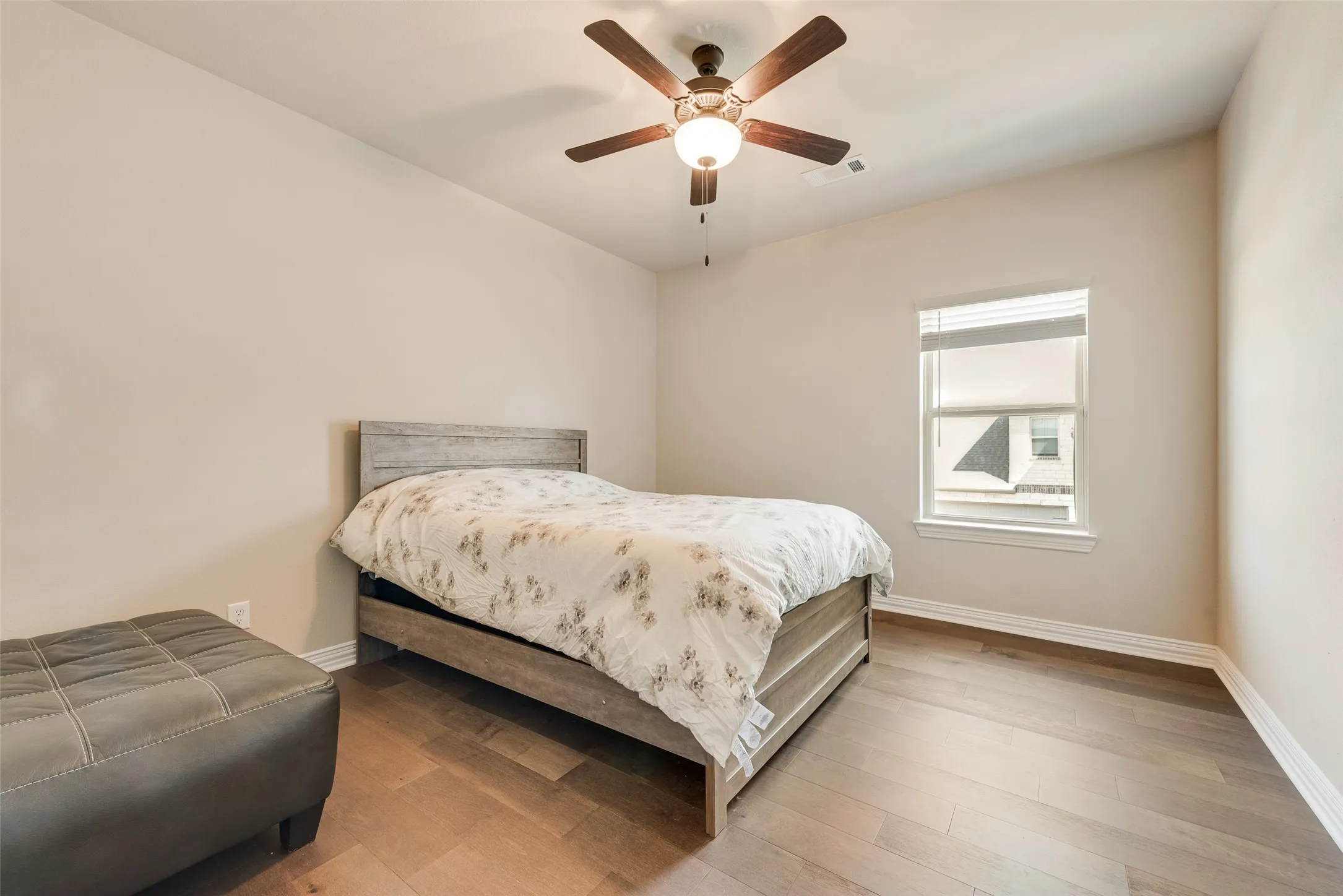 Single Family Residence For Sale in Collin County , 1409 Eminence Lane, Wylie, Texas 75098, 4 Bedroom, 4 Bathroom, 3 Garage spaces, 4,191 Sqft, built in 2018, mls#21207176, Real Estate Agent in Wylie, Homes For Sale in Collin county, Homes For Sale in Wylie, Realtor in Wylie Texas, Real Estate Brokerage Independent Realty Texas, Luminita Cordes Realtor