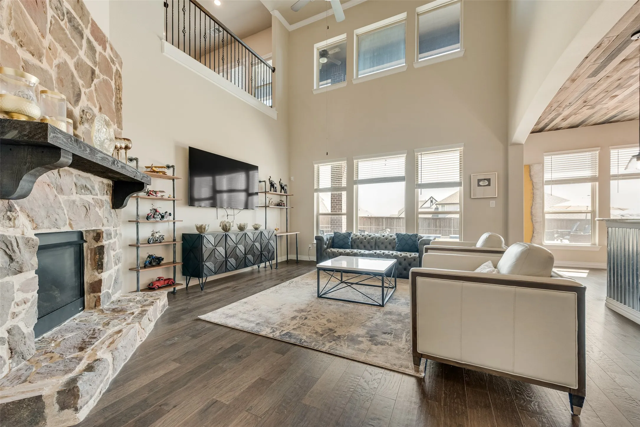 gorgeous woodfloor throuthout, high ceiling, many windows, stone fire​​‌​​​​‌​​‌‌​‌‌​​​‌‌​‌​‌​‌​​​‌​​ place