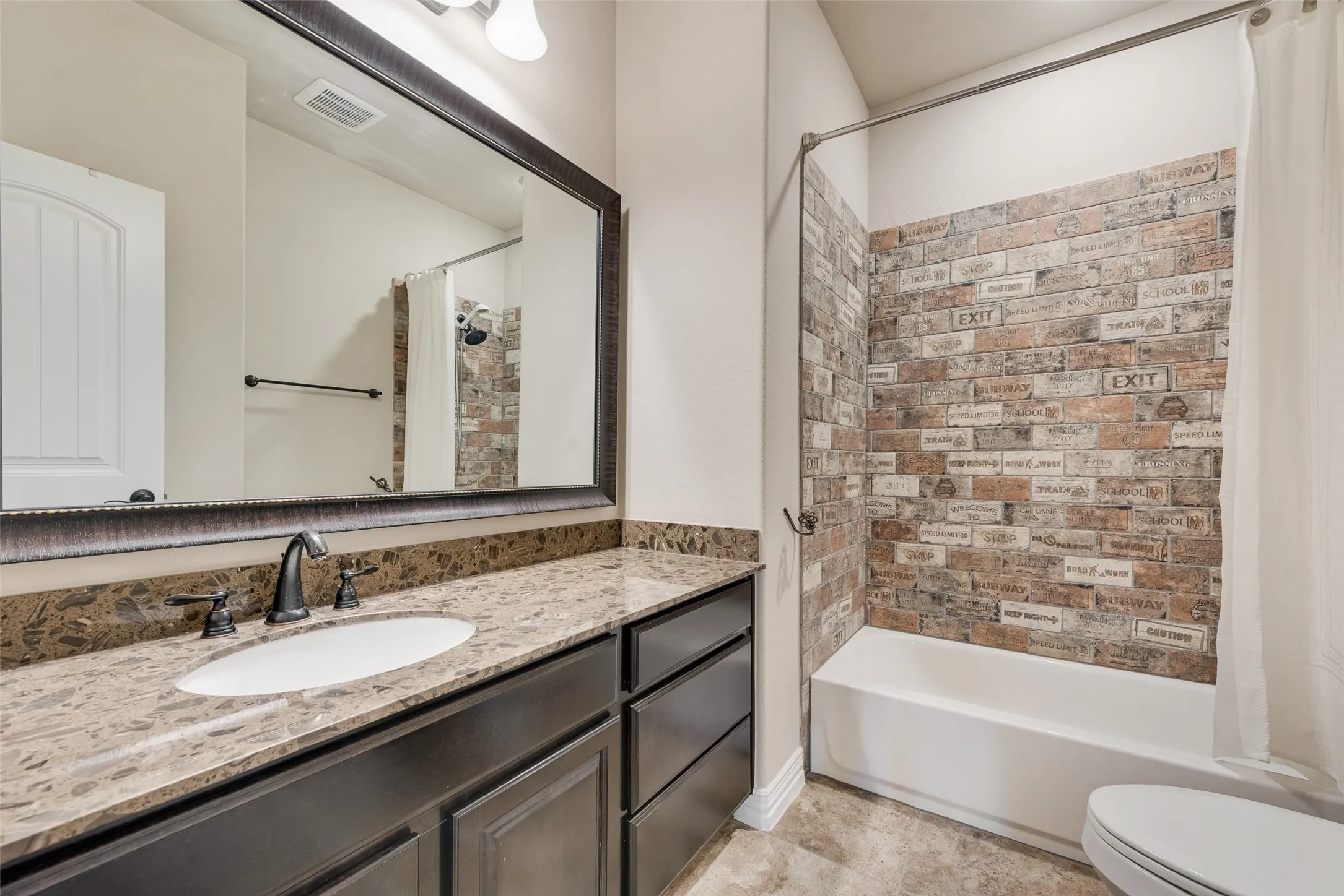 Single Family Residence For Sale in Collin County , 1409 Eminence Lane, Wylie, Texas 75098, 4 Bedroom, 4 Bathroom, 3 Garage spaces, 4,191 Sqft, built in 2018, mls#21207176, Real Estate Agent in Wylie, Homes For Sale in Collin county, Homes For Sale in Wylie, Realtor in Wylie Texas, Real Estate Brokerage Independent Realty Texas, Luminita Cordes Realtor