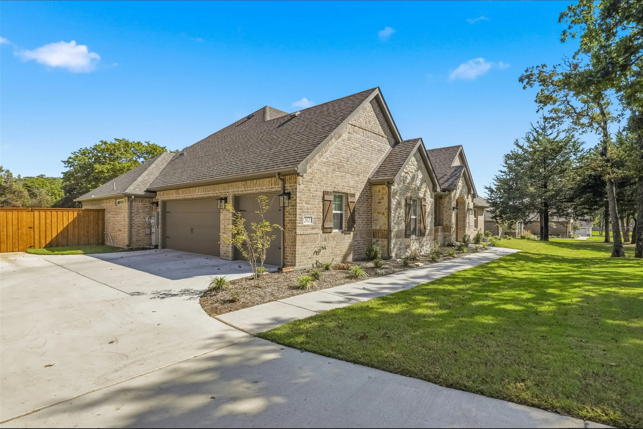 Single Family Residence For Sale in Johnson County , 2021 Crystal Palace Boulevard, Alvarado, Texas 76009, 4 Bedroom, 3 Bathroom, 3 Garage spaces, 2,747 Sqft, built in 2025, mls#21206166, Real Estate Agent in Alvarado, Homes For Sale in Johnson county, Homes For Sale in Alvarado, Realtor in Alvarado Texas, Real Estate Brokerage Independent Realty Texas, Luminita Cordes Realtor