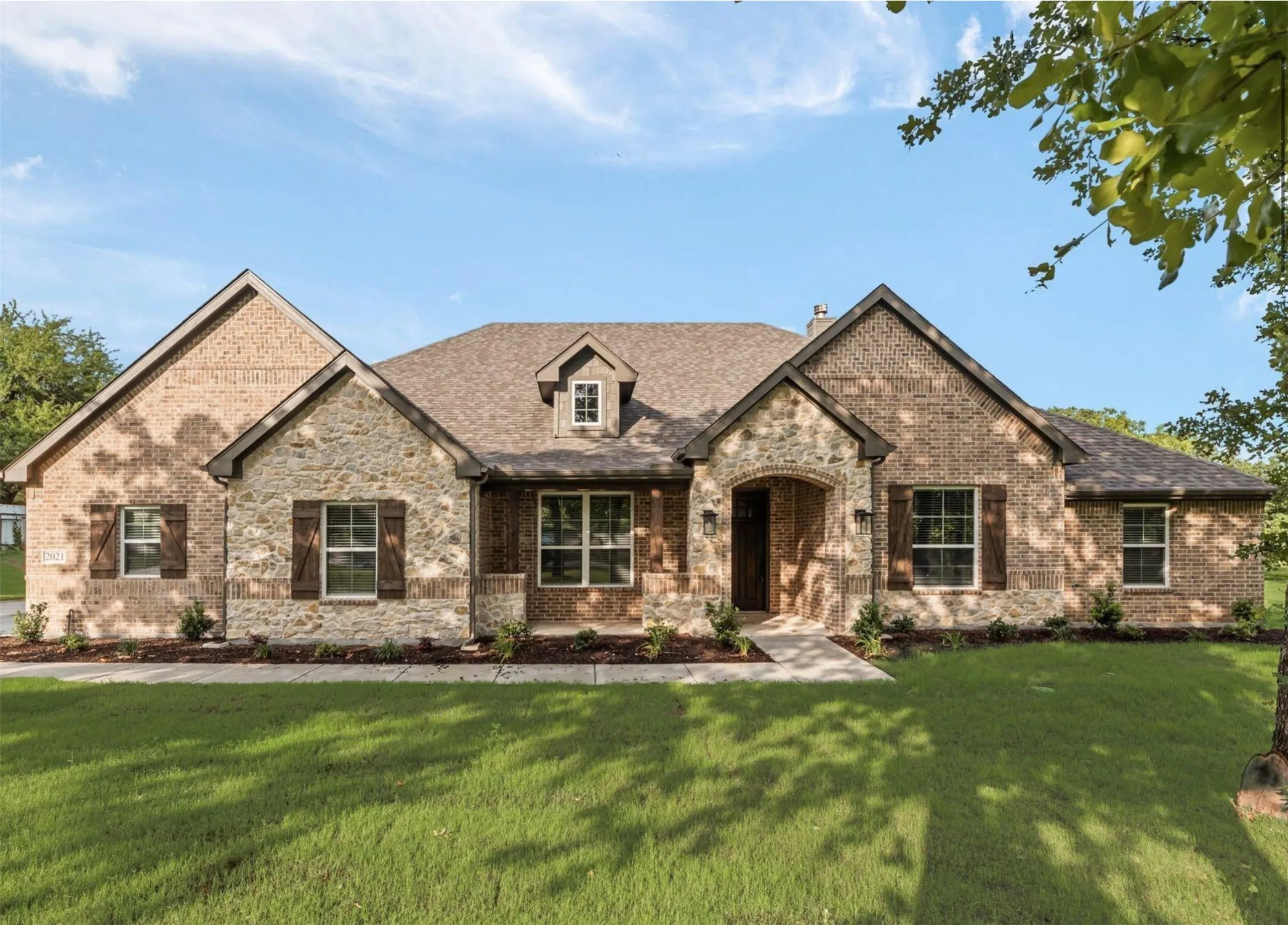Single Family Residence For Sale in Johnson County , 2021 Crystal Palace Boulevard, Alvarado, Texas 76009, 4 Bedroom, 3 Bathroom, 3 Garage spaces, 2,747 Sqft, built in 2025, mls#21206166, Real Estate Agent in Alvarado, Homes For Sale in Johnson county, Homes For Sale in Alvarado, Realtor in Alvarado Texas, Real Estate Brokerage Independent Realty Texas, Luminita Cordes Realtor