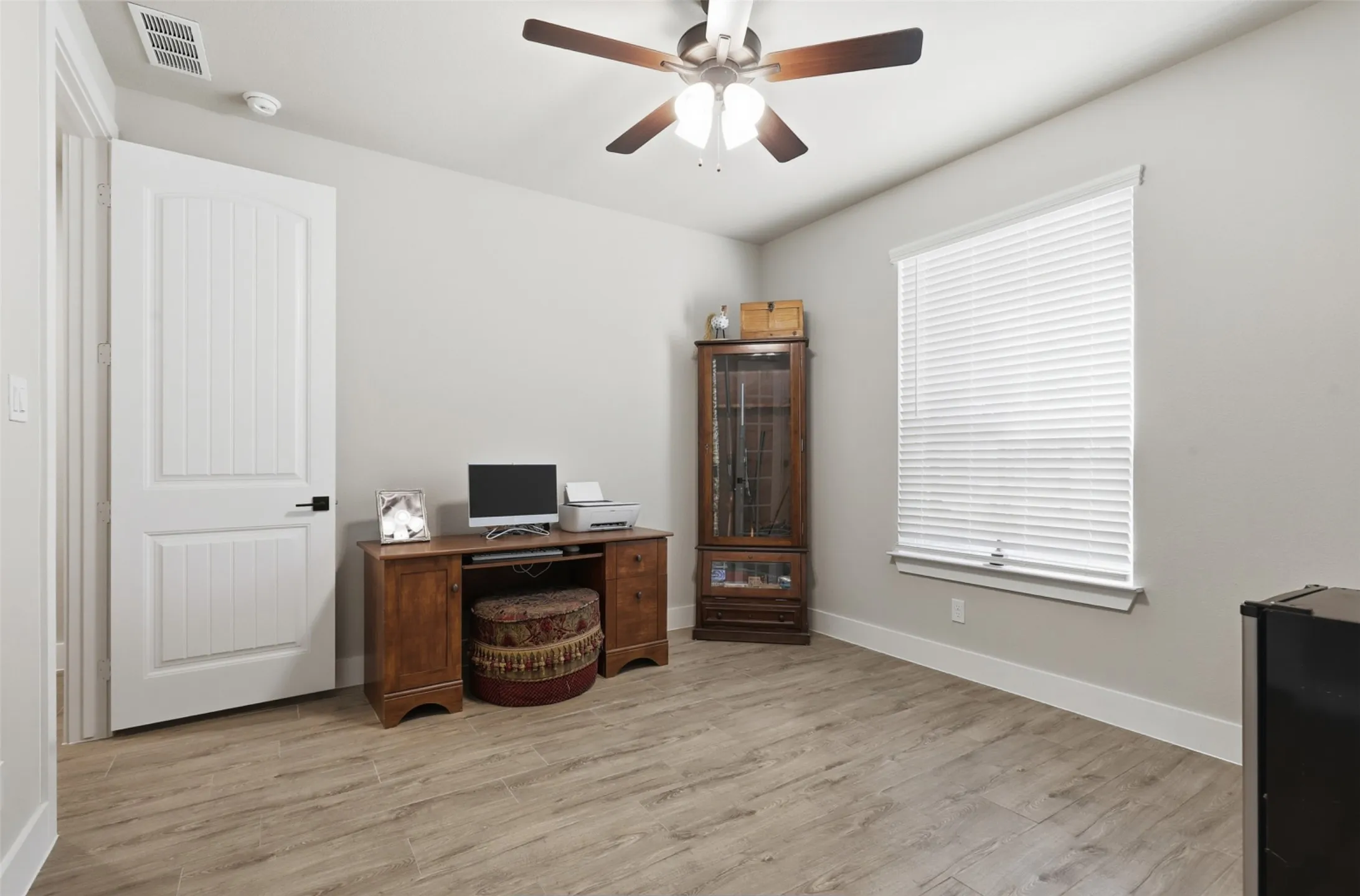 4th Bedroom set up as an office