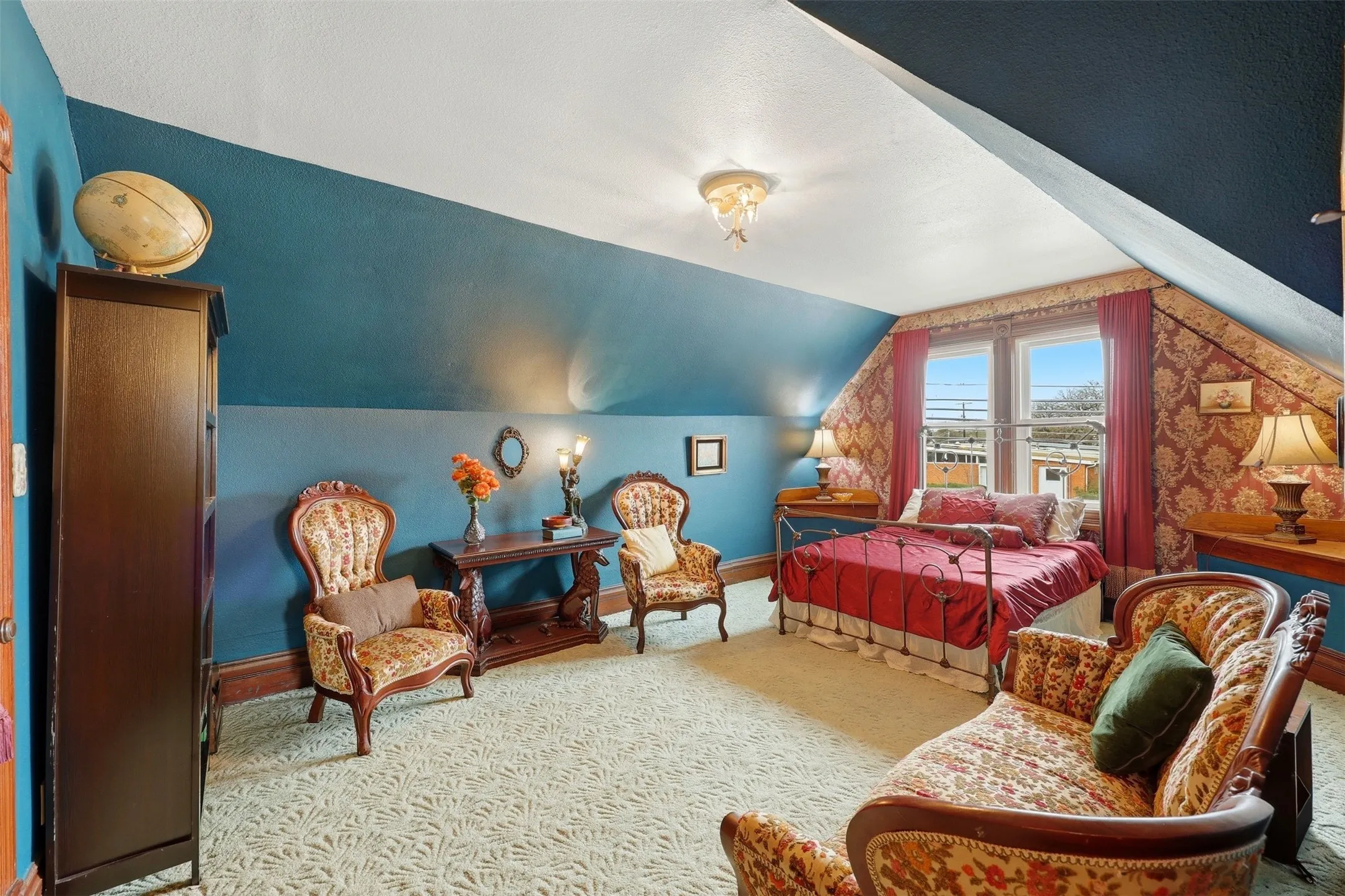 Single Family Residence For Sale in Montague County , 306 E Tarrant Street, Bowie, Texas 76230, 6 Bedroom, 4 Bathroom, 2 Garage spaces, 4,444 Sqft, built in 1904, mls#21208606, Real Estate Agent in Bowie, Homes For Sale in Montague county, Homes For Sale in Bowie, Realtor in Bowie Texas, Real Estate Brokerage Independent Realty Texas, Luminita Cordes Realtor