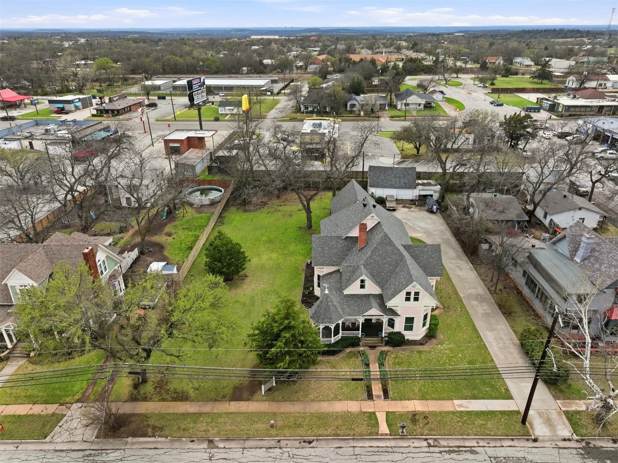 Single Family Residence For Sale in Montague County , 306 E Tarrant Street, Bowie, Texas 76230, 6 Bedroom, 4 Bathroom, 2 Garage spaces, 4,444 Sqft, built in 1904, mls#21208606, Real Estate Agent in Bowie, Homes For Sale in Montague county, Homes For Sale in Bowie, Realtor in Bowie Texas, Real Estate Brokerage Independent Realty Texas, Luminita Cordes Realtor