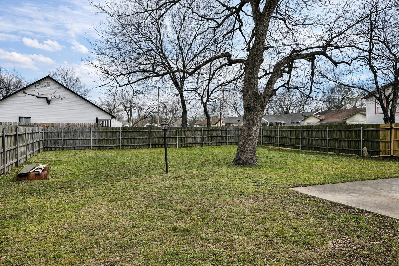 Single Family Residence For Sale in Kaufman County , 914 N Catherine Street, Terrell, Texas 75160, 3 Bedroom, 2 Bathroom, Garage spaces, 1,440 Sqft, built in 2006, Price $215,000, mls#21208965, Real Estate Agent in Terrell, Homes For Sale in Kaufman county, Homes For Sale in Terrell, Realtor in Terrell Texas, Real Estate Brokerage Independent Realty Texas, Luminita Cordes Realtor